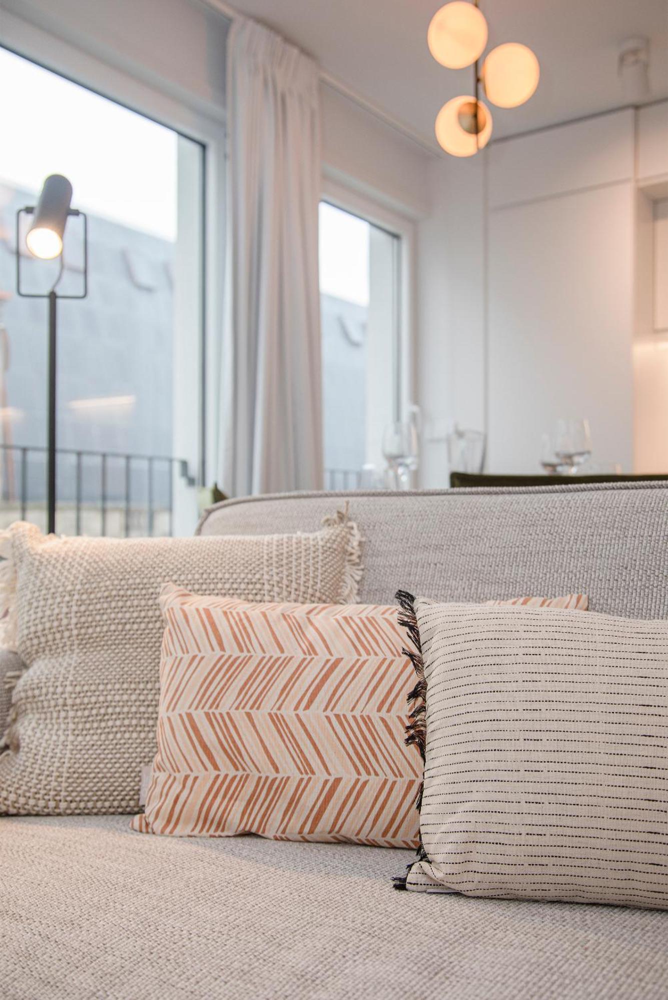 Apartment Liiiving In - Modern & Glam M *