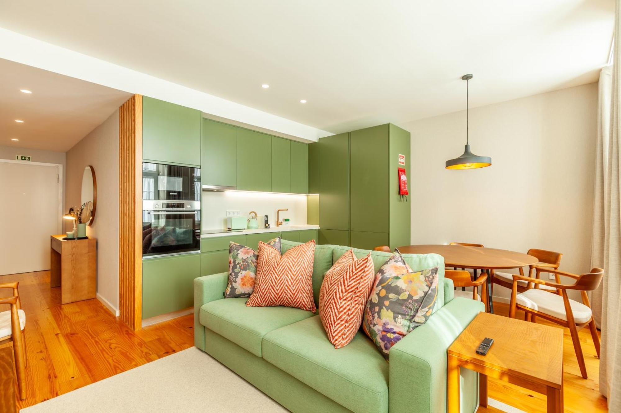 Apartment 162 Sol