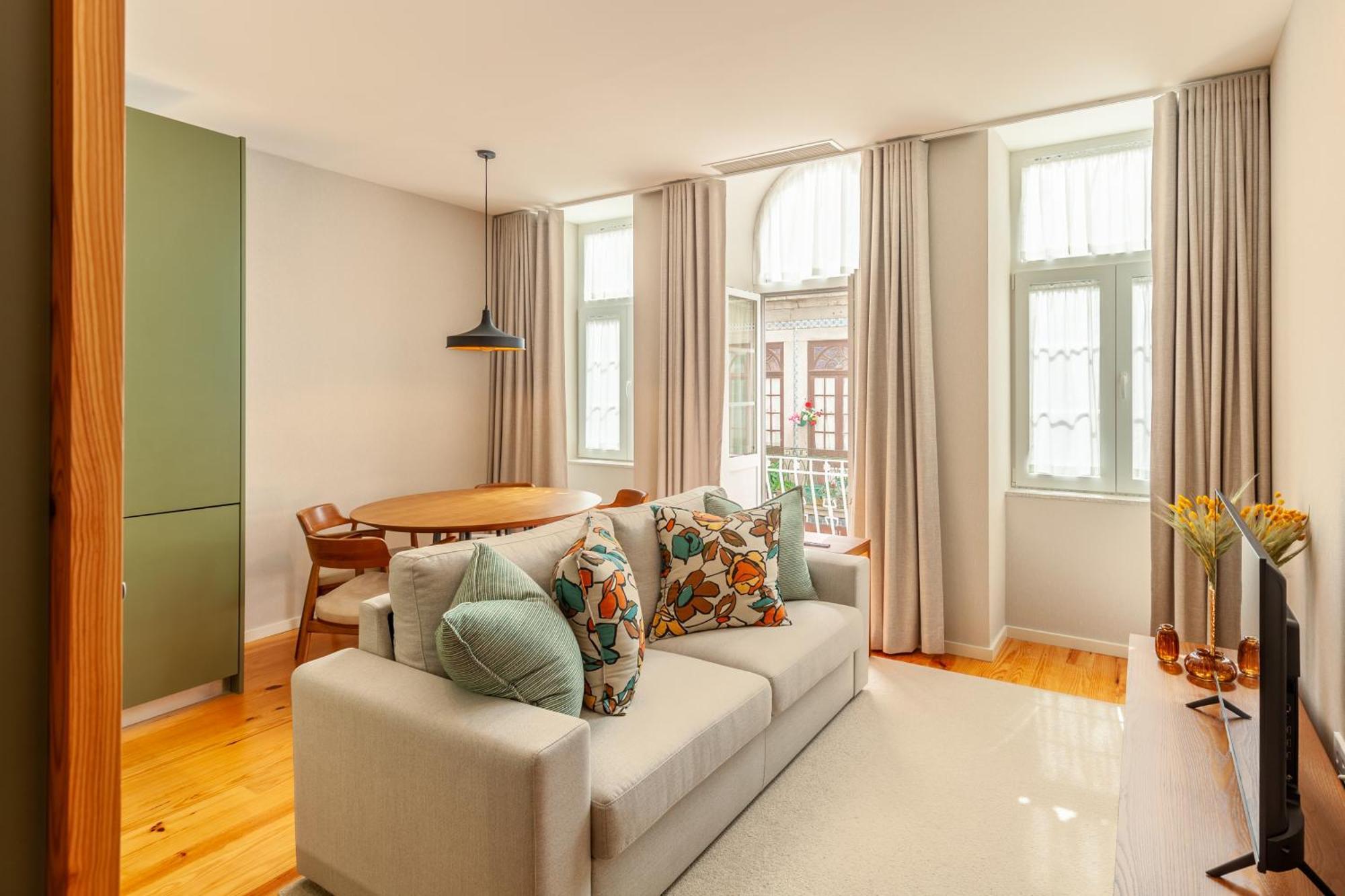 Apartment 162 Sol *