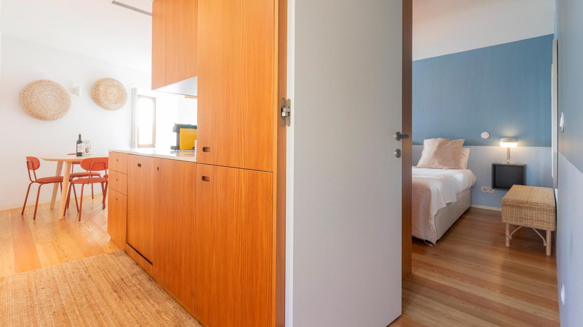 Bright In Miragaia By Lovelystay Apartment