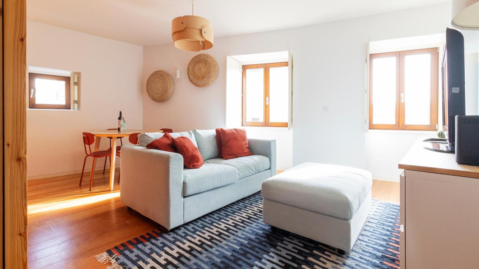 Apartment Bright In Miragaia By Lovelystay *