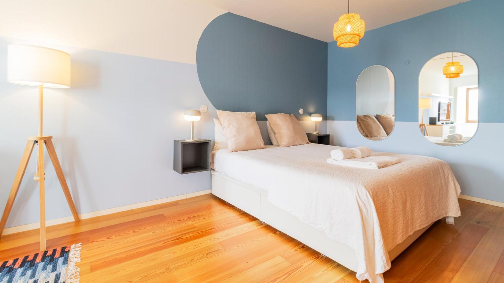 Apartment Bright In Miragaia By Lovelystay *