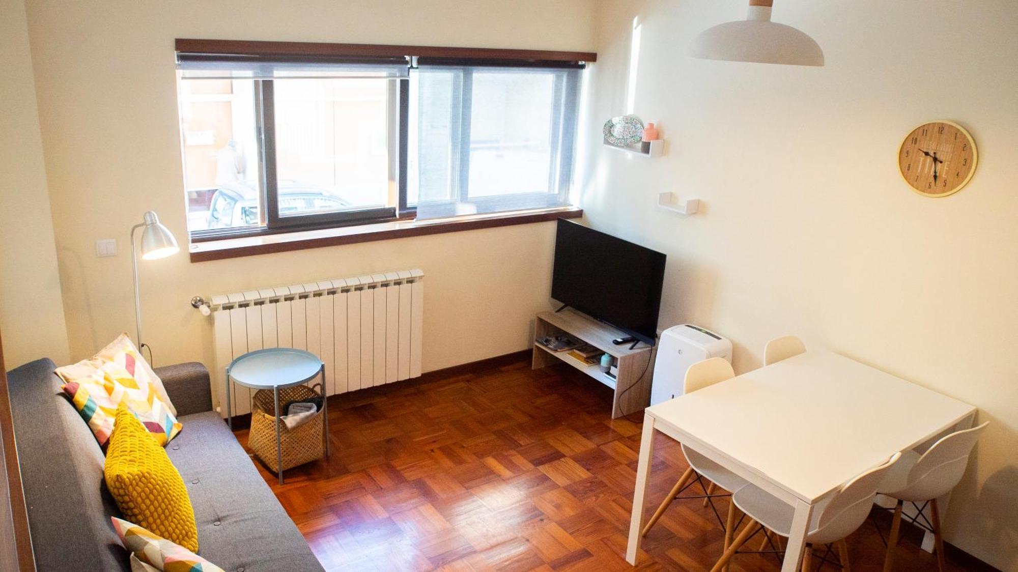 Apartment 312 - With Free Parking *