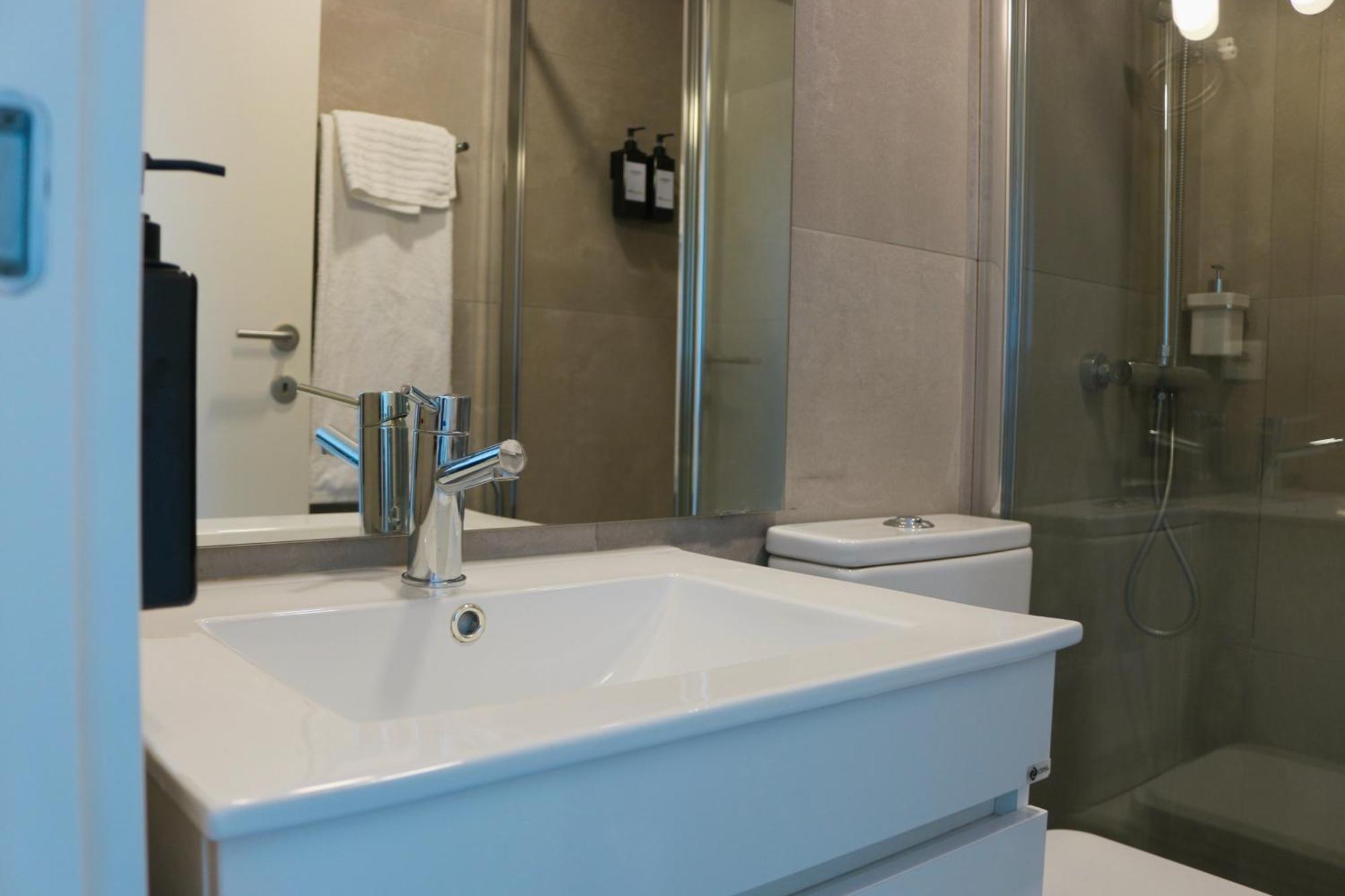 Holiday home 9 Min Metro Do Downtown&Free Parking And Private Terrace Porto