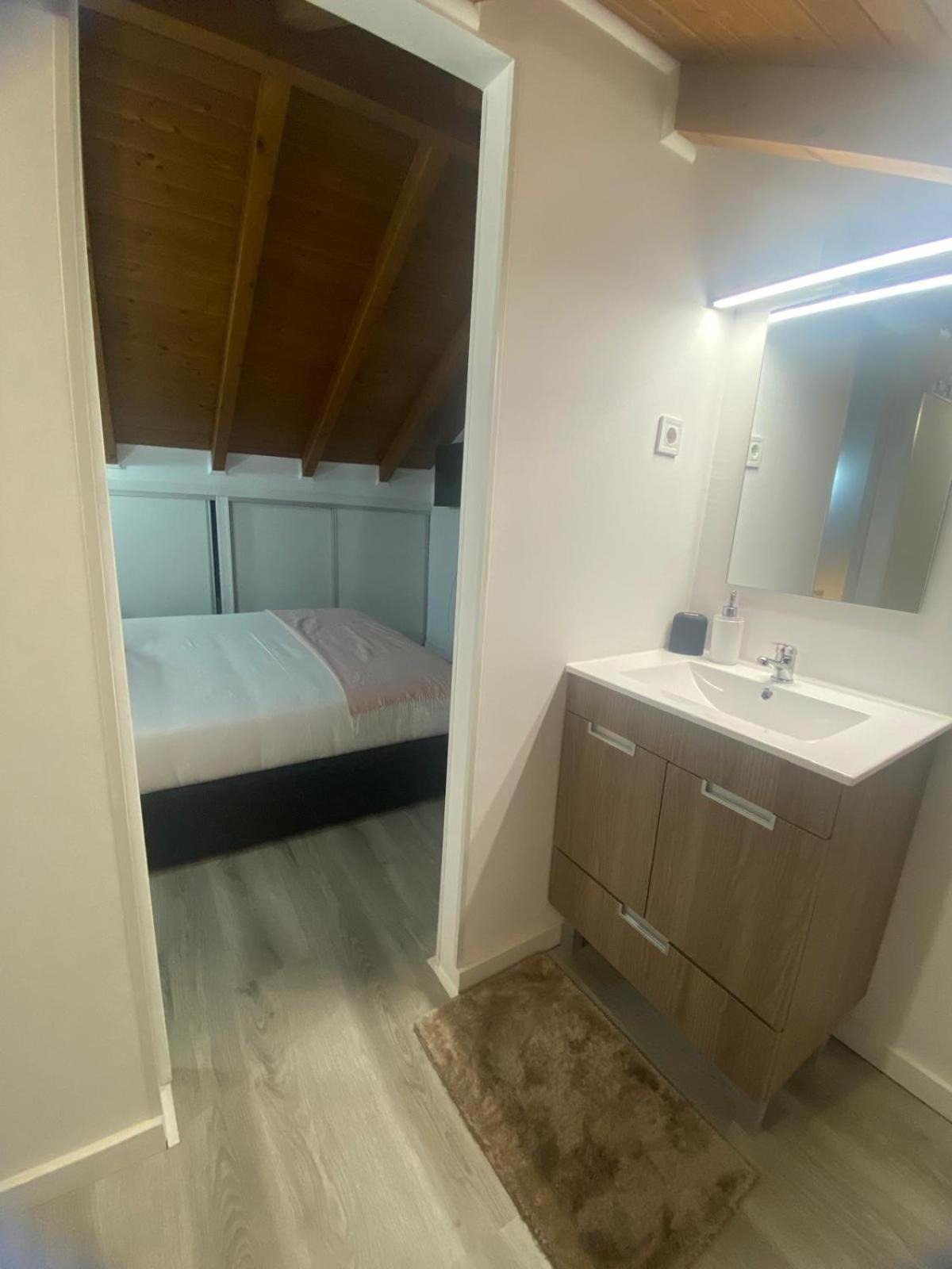 Saldanha - 2x T2 Duplex Apartment Porto