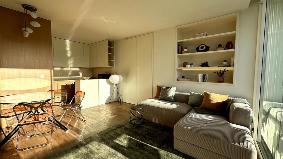 Apartment - With Ac, Parking And Balcony *