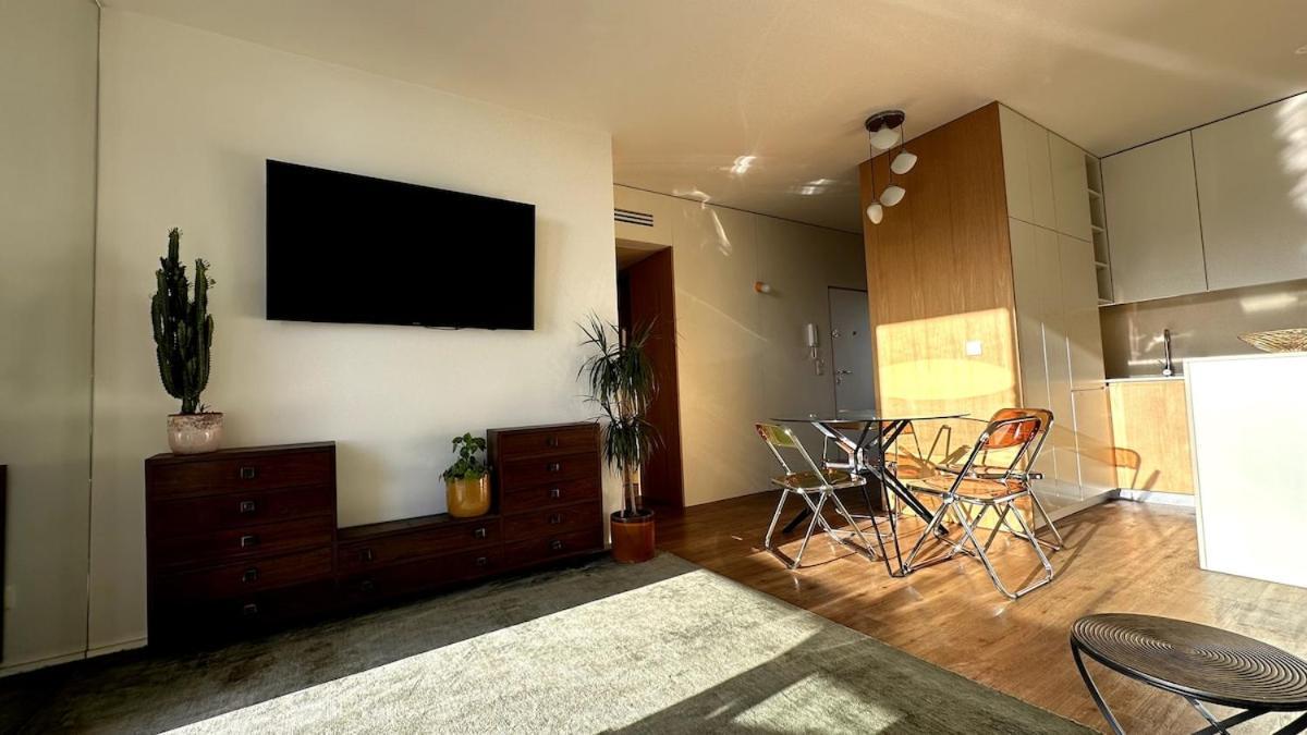 - With Ac, Parking And Balcony Apartment Porto