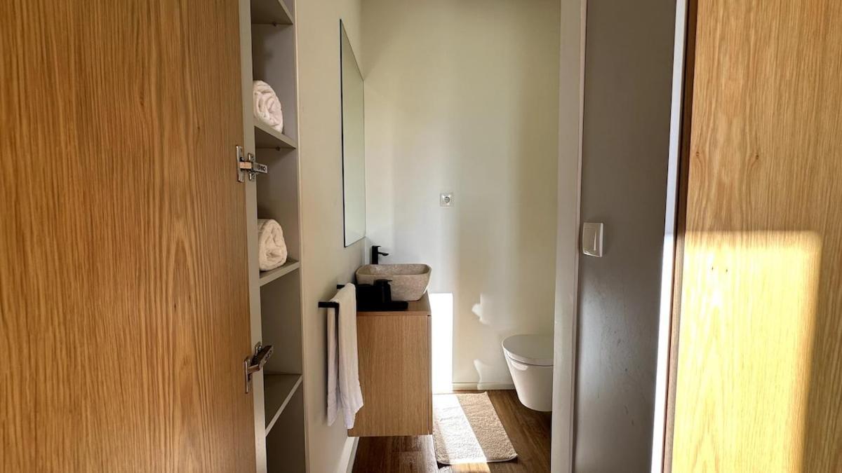 Apartment - With Ac, Parking And Balcony Porto
