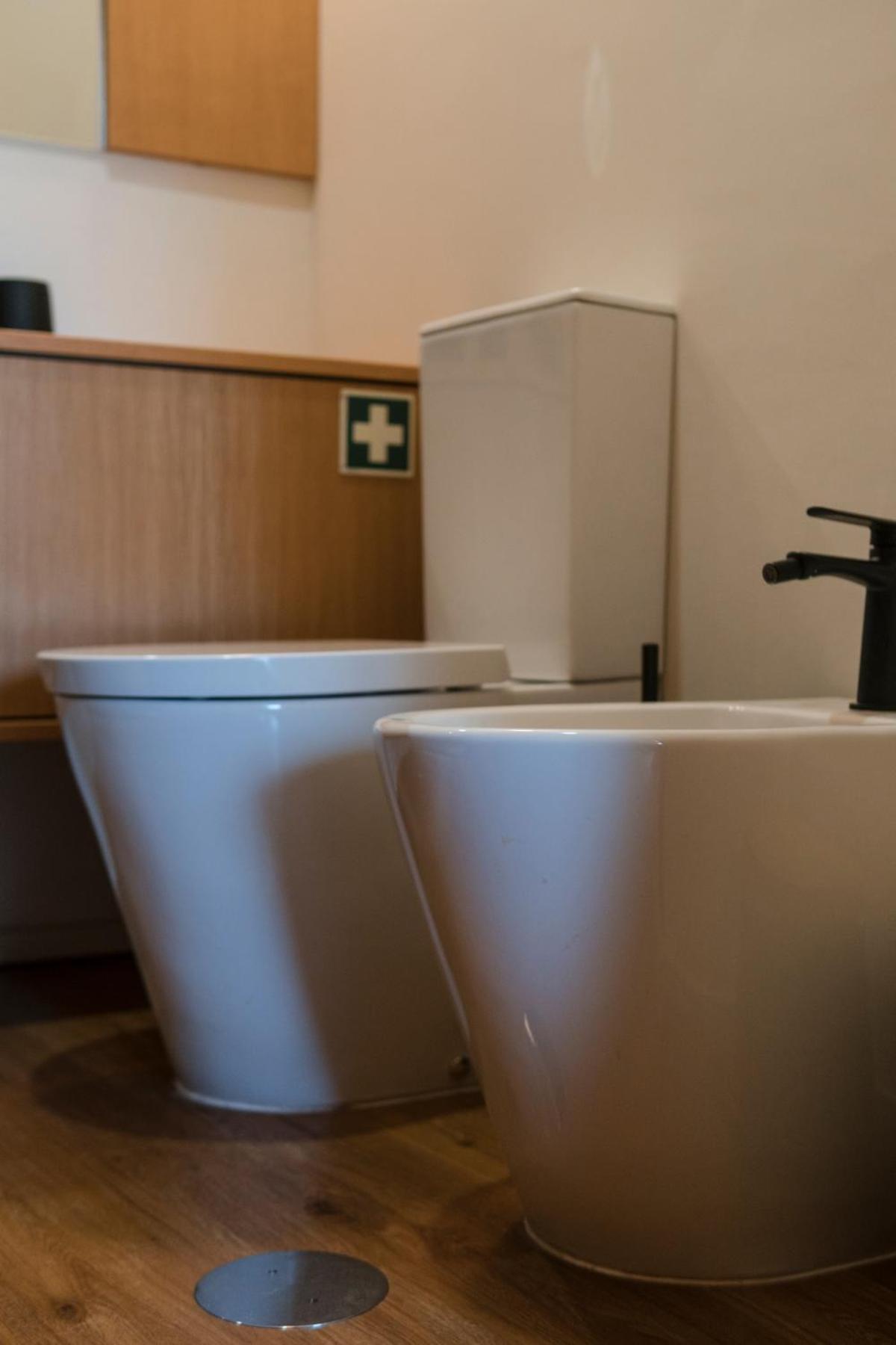 - With Ac, Parking And Balcony Apartment