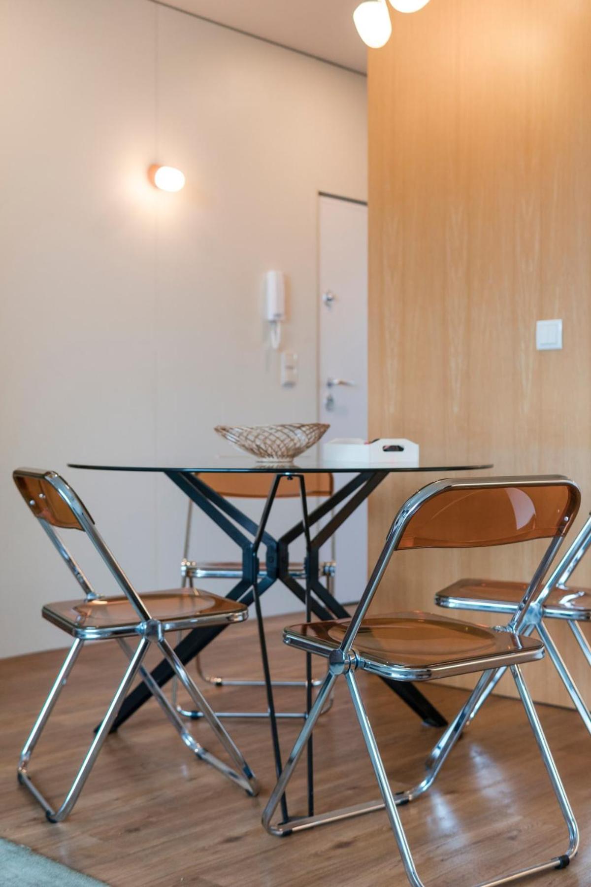 Apartment - With Ac, Parking And Balcony Porto
