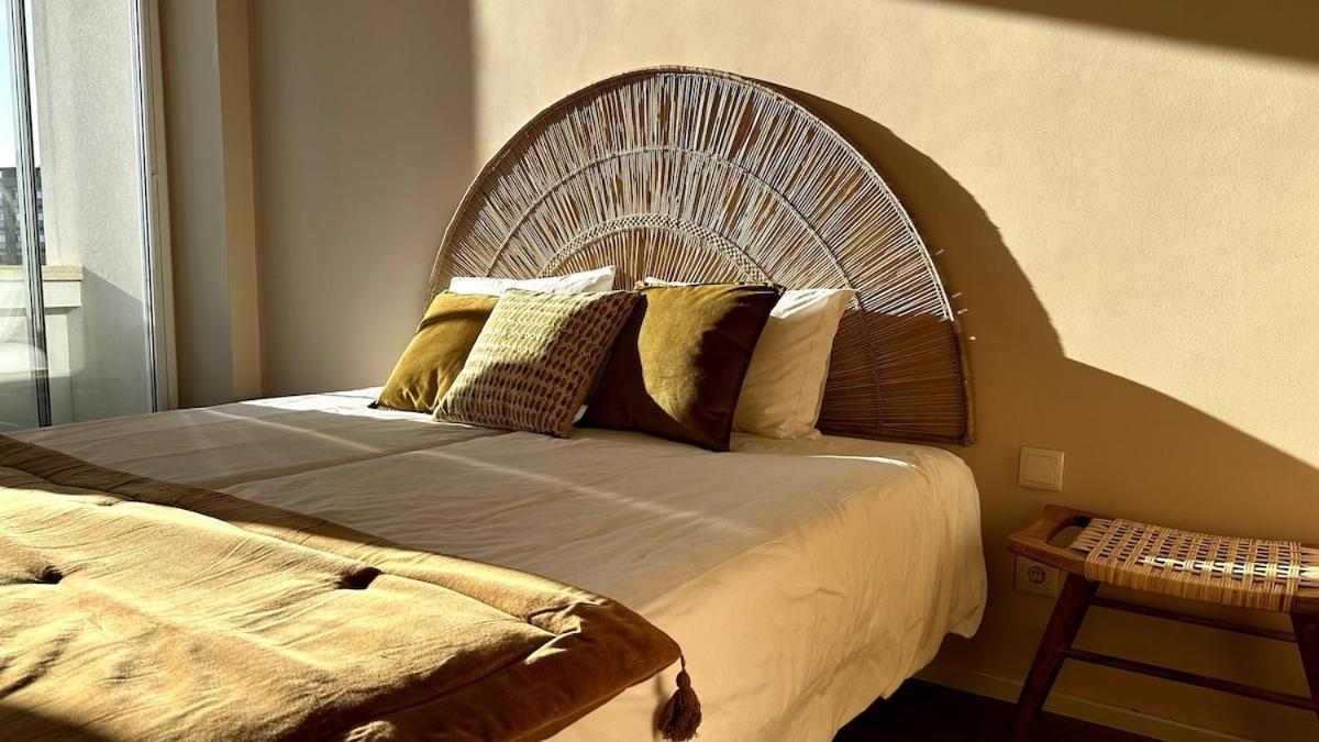 - With Ac, Parking And Balcony Porto