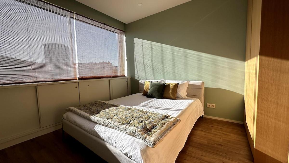 - With Ac, Parking And Balcony * Porto