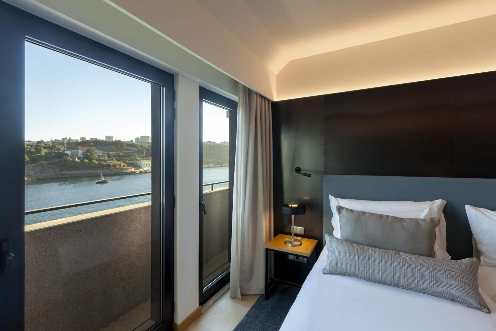 Neya Porto