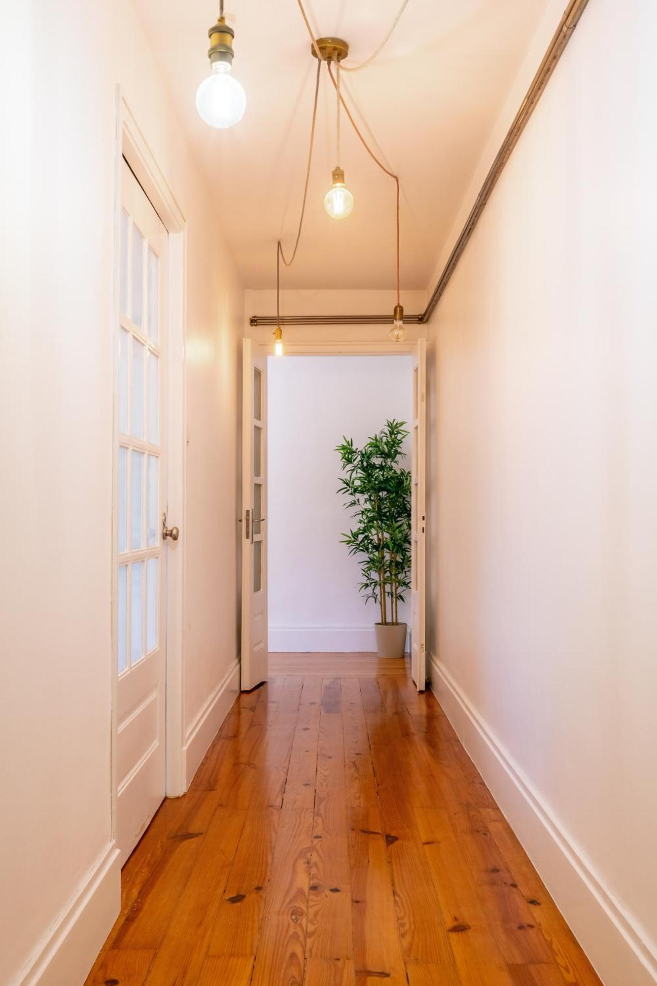 Host Wise - Spacious Comfortable - Balcony
