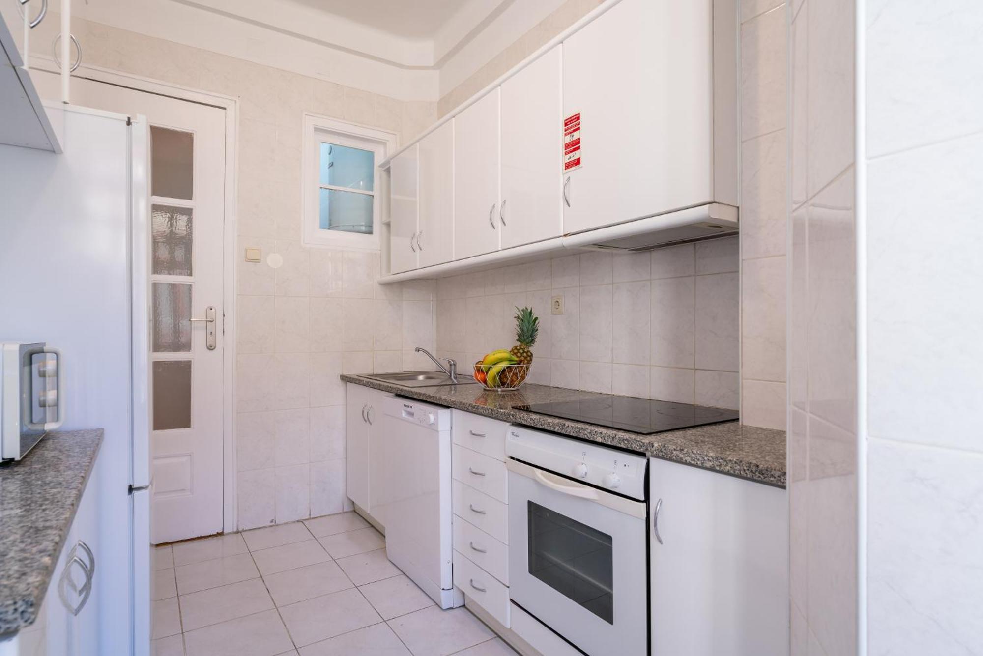 Host Wise - Spacious Comfortable - Balcony *