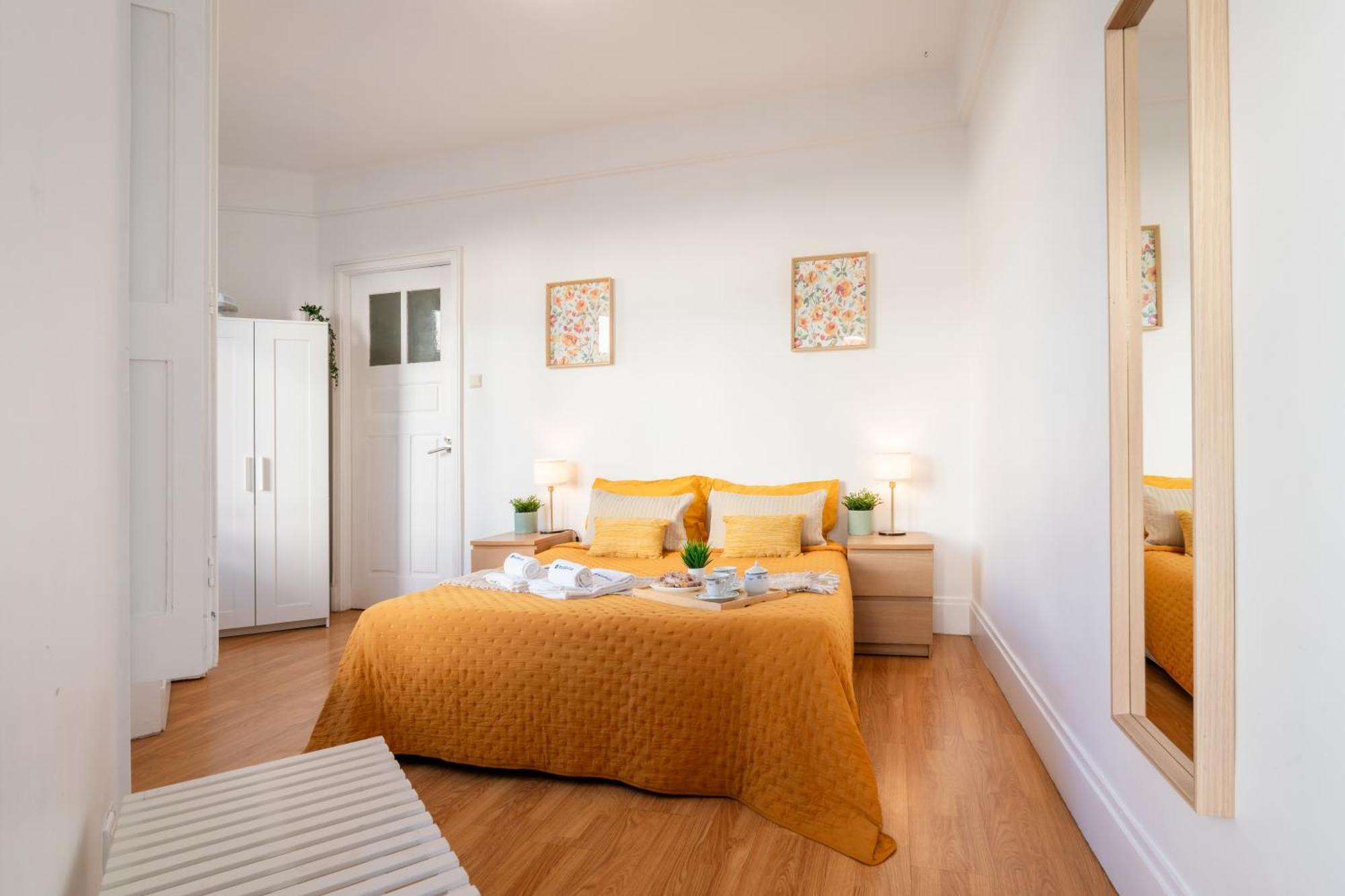 Host Wise - Spacious Comfortable - Balcony