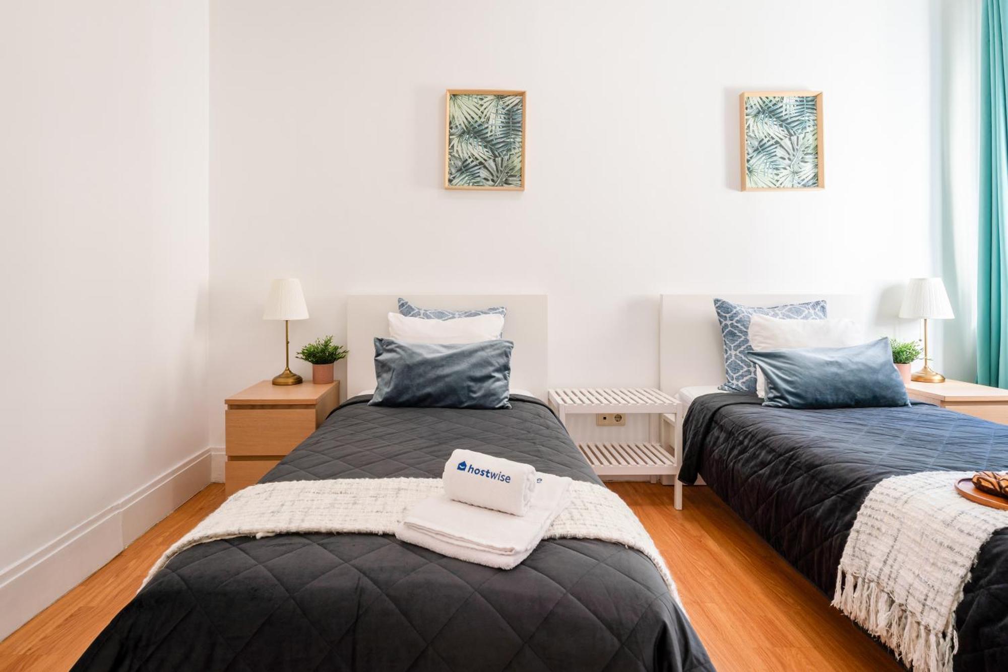 Apartment Host Wise - Spacious Comfortable - Balcony Porto