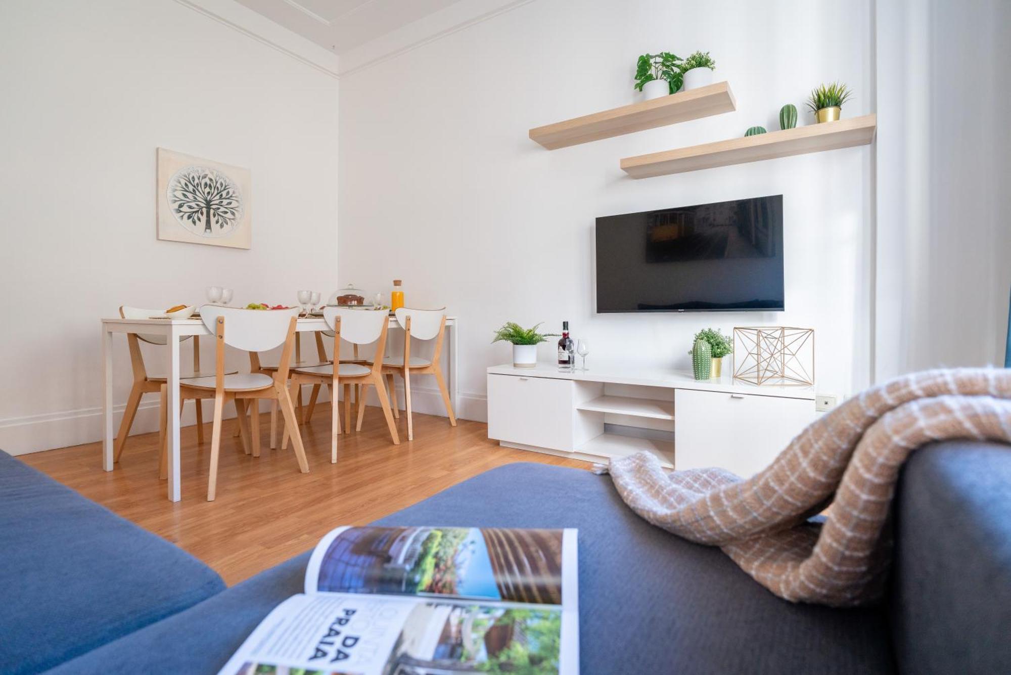 Host Wise - Spacious Comfortable - Balcony Porto