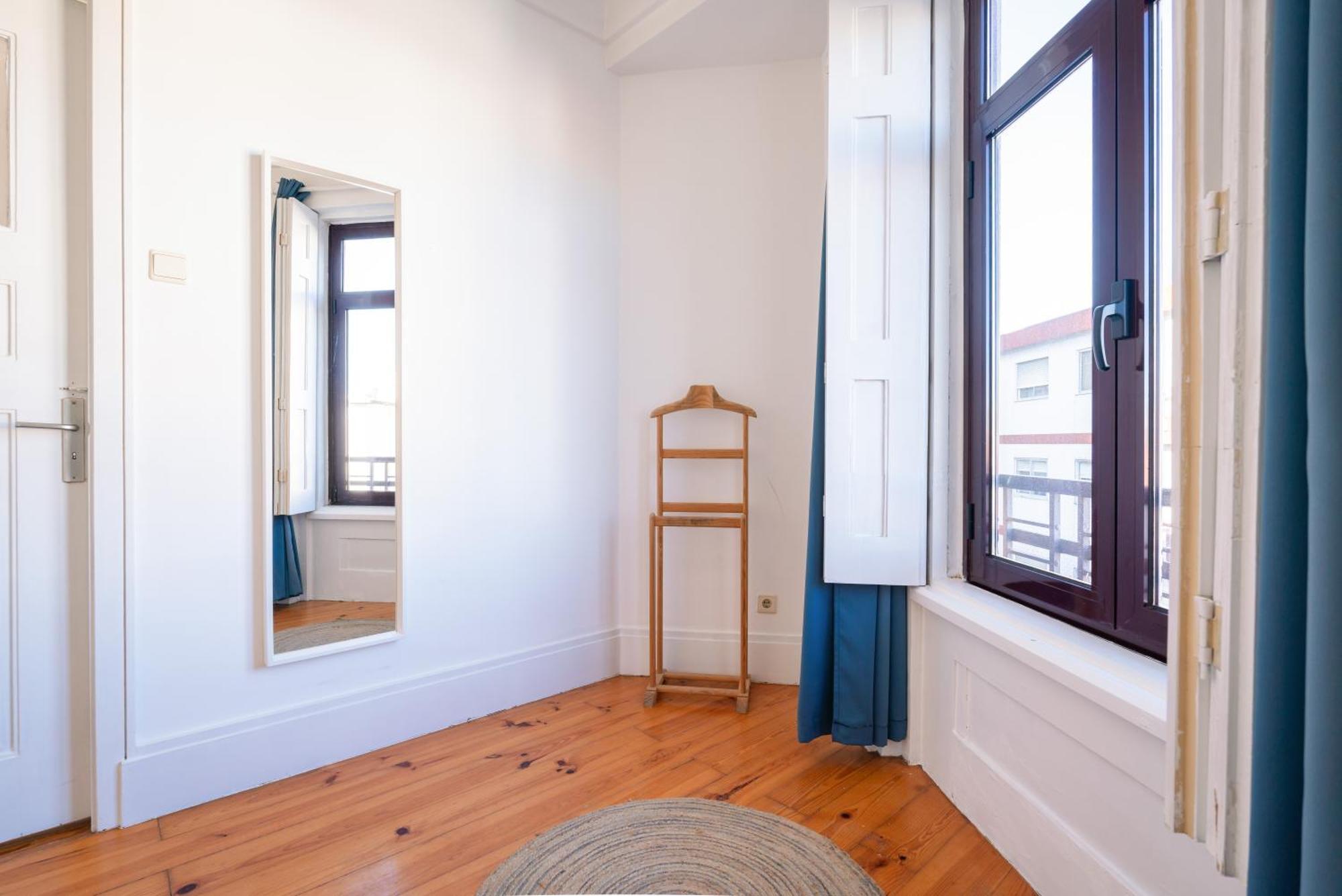 Host Wise - Spacious Comfortable - Balcony *