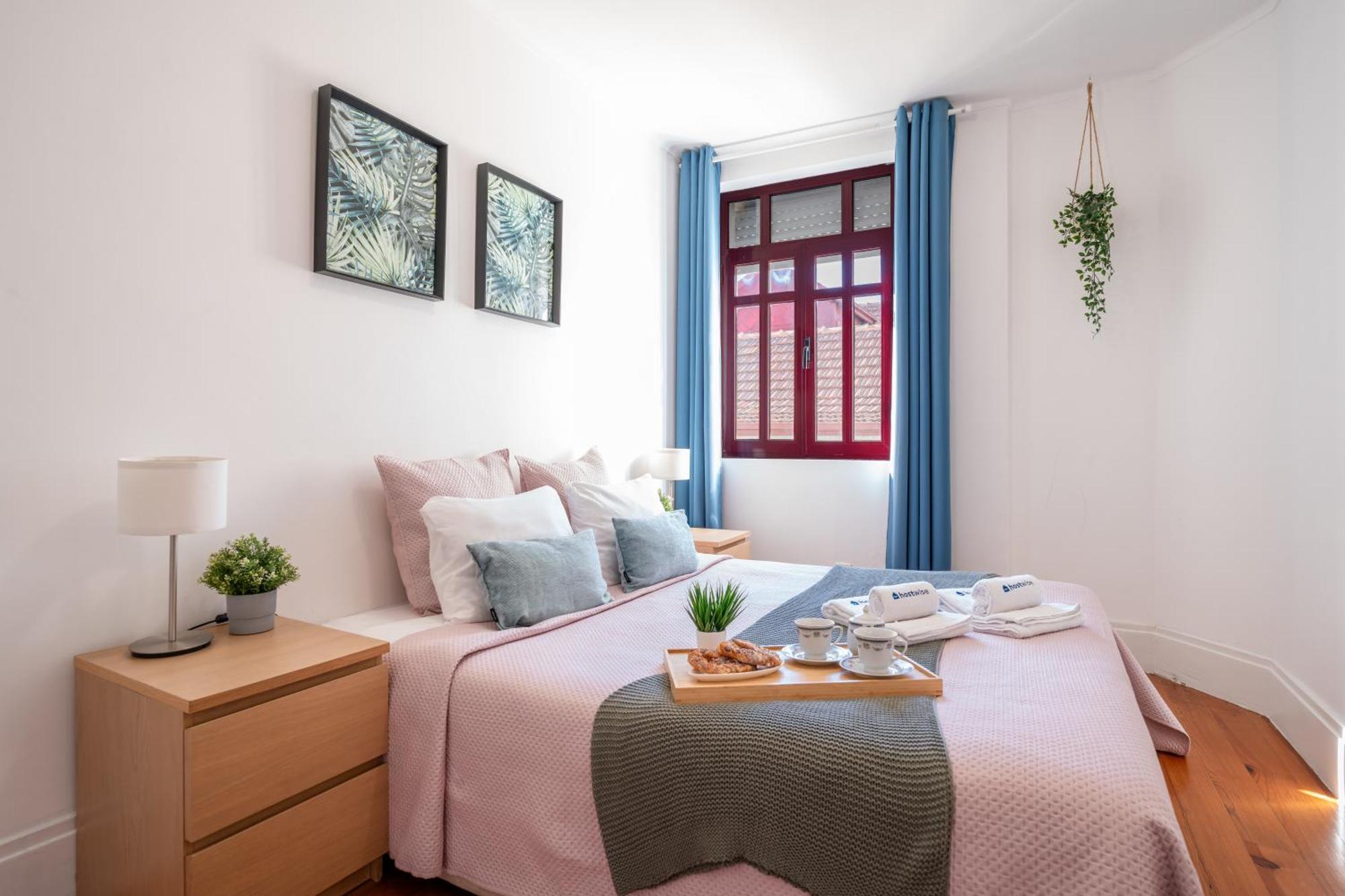 Apartment Host Wise - Spacious Comfortable - Balcony *