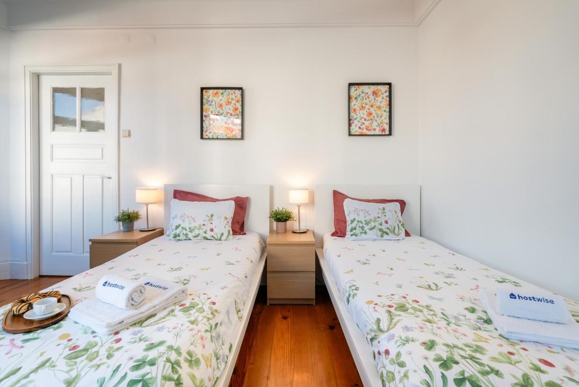 Apartment Host Wise - Spacious Comfortable - Balcony Porto