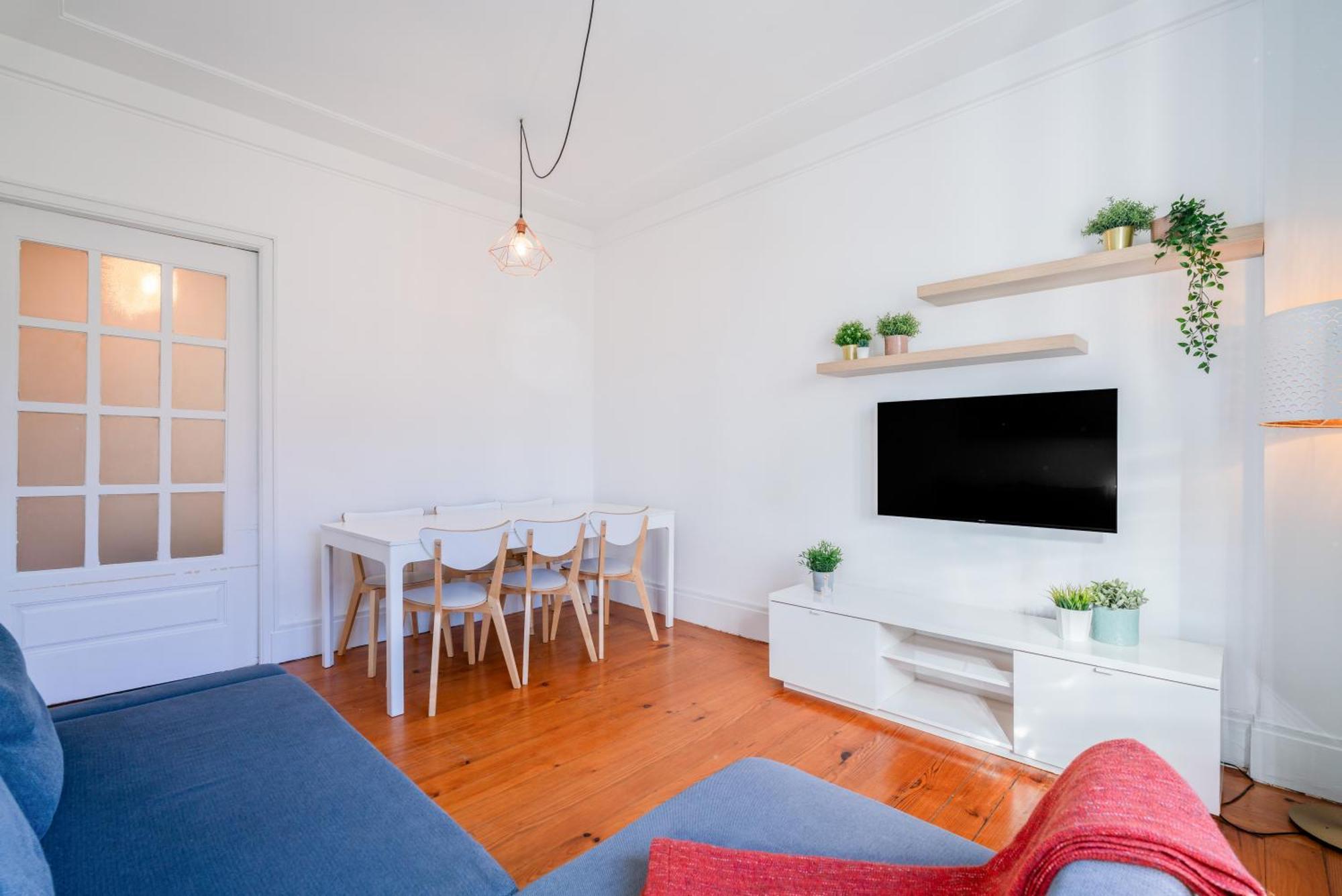 Apartment Host Wise - Spacious Comfortable - Balcony *