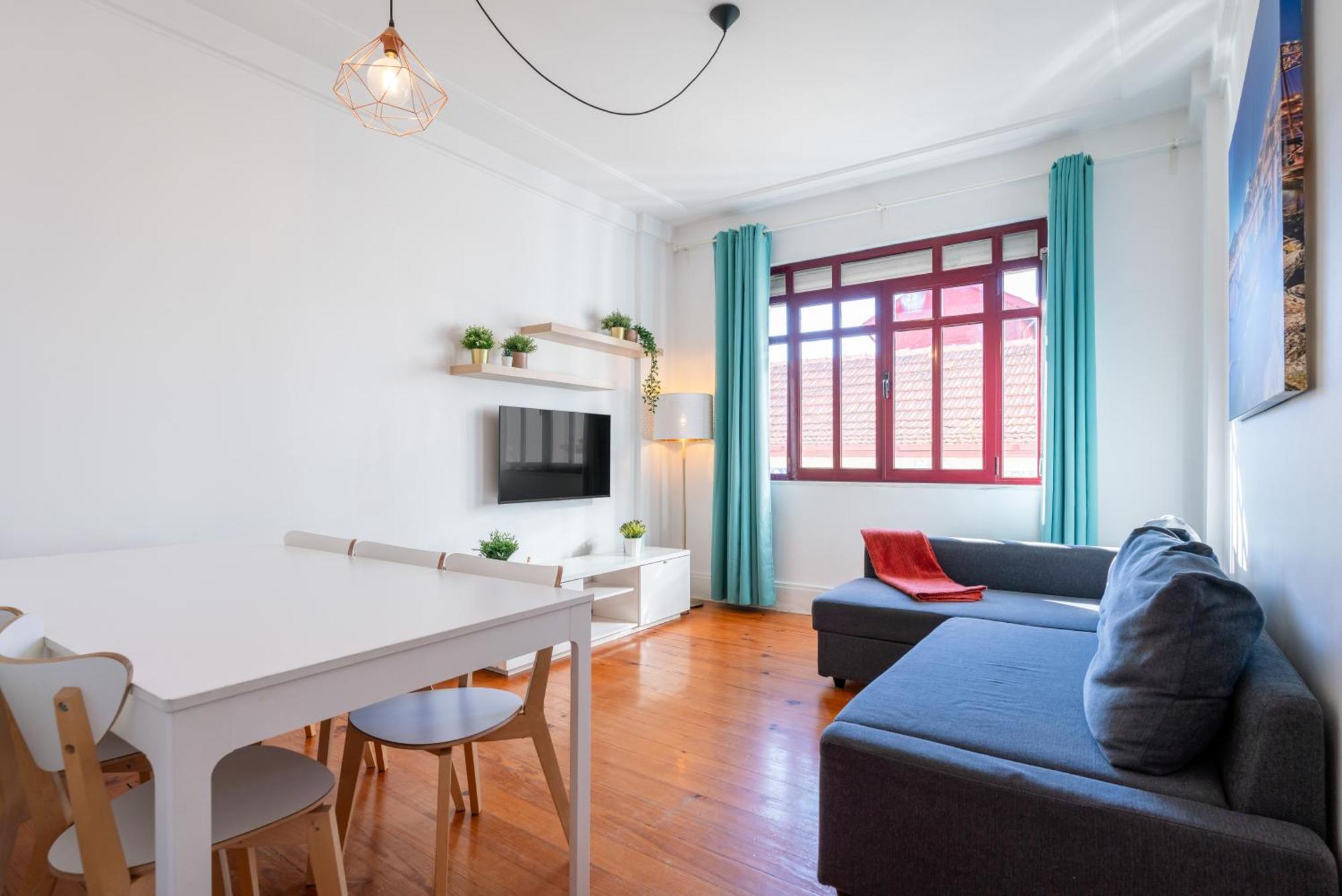 Host Wise - Spacious Comfortable - Balcony