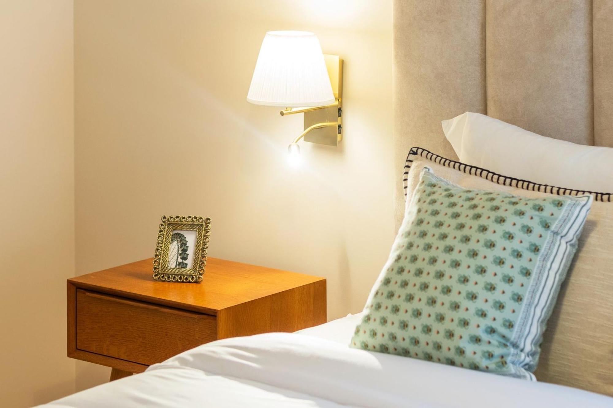 3br Joyous Wonder By Lovelystay Porto