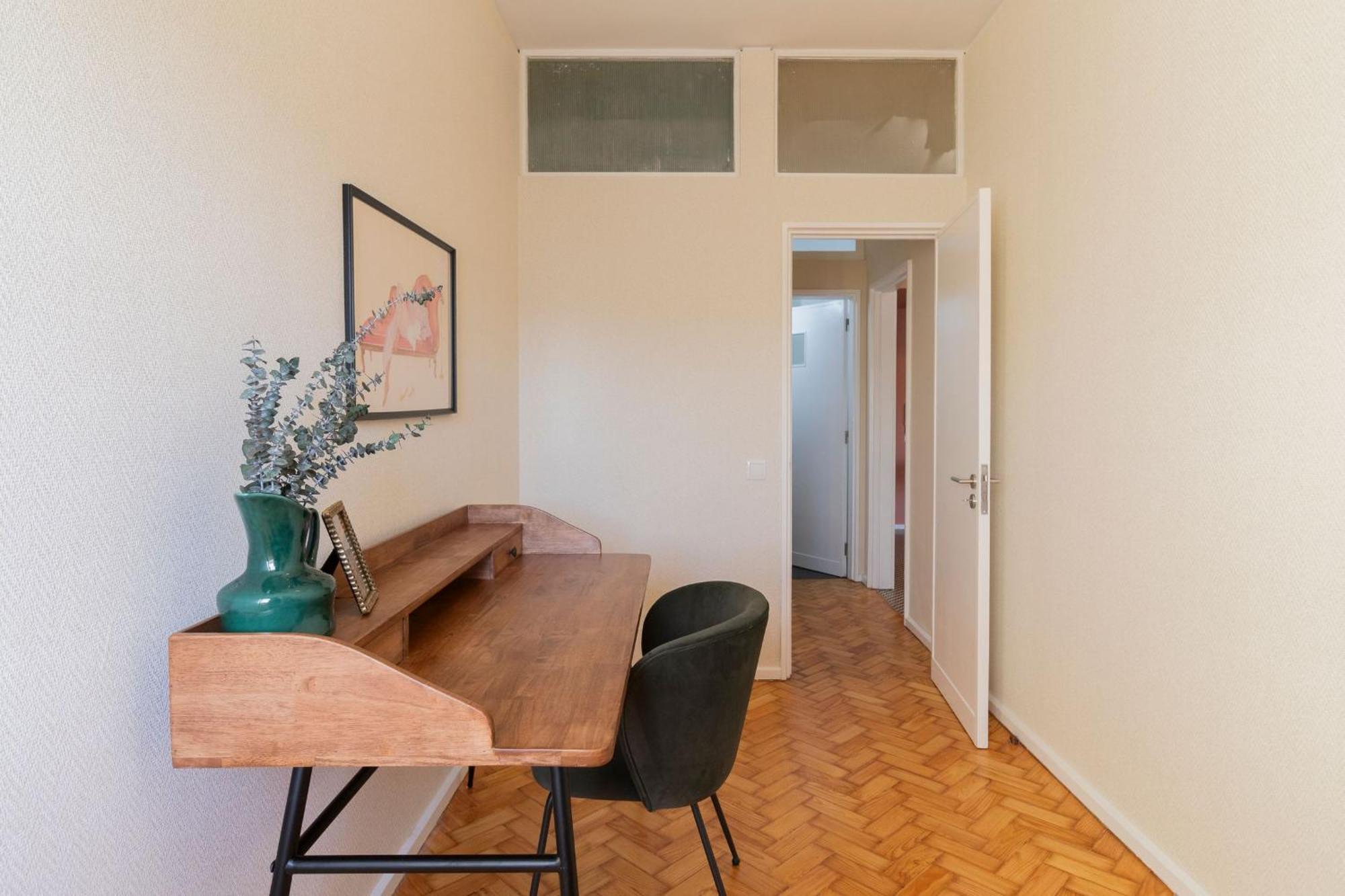 Apartment 3br Joyous Wonder By Lovelystay Porto