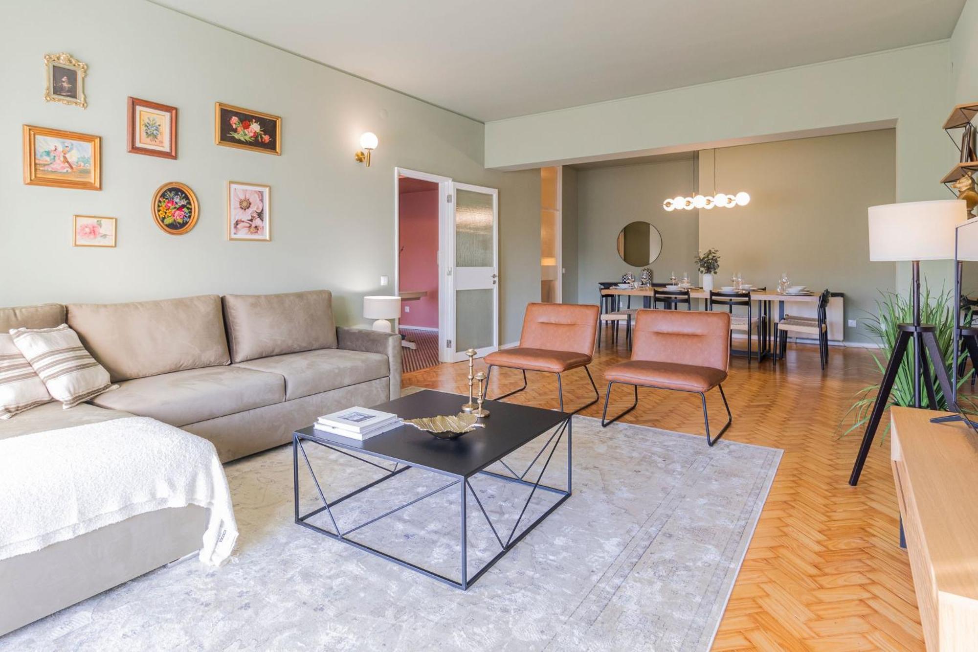 Apartment 3br Joyous Wonder By Lovelystay Porto