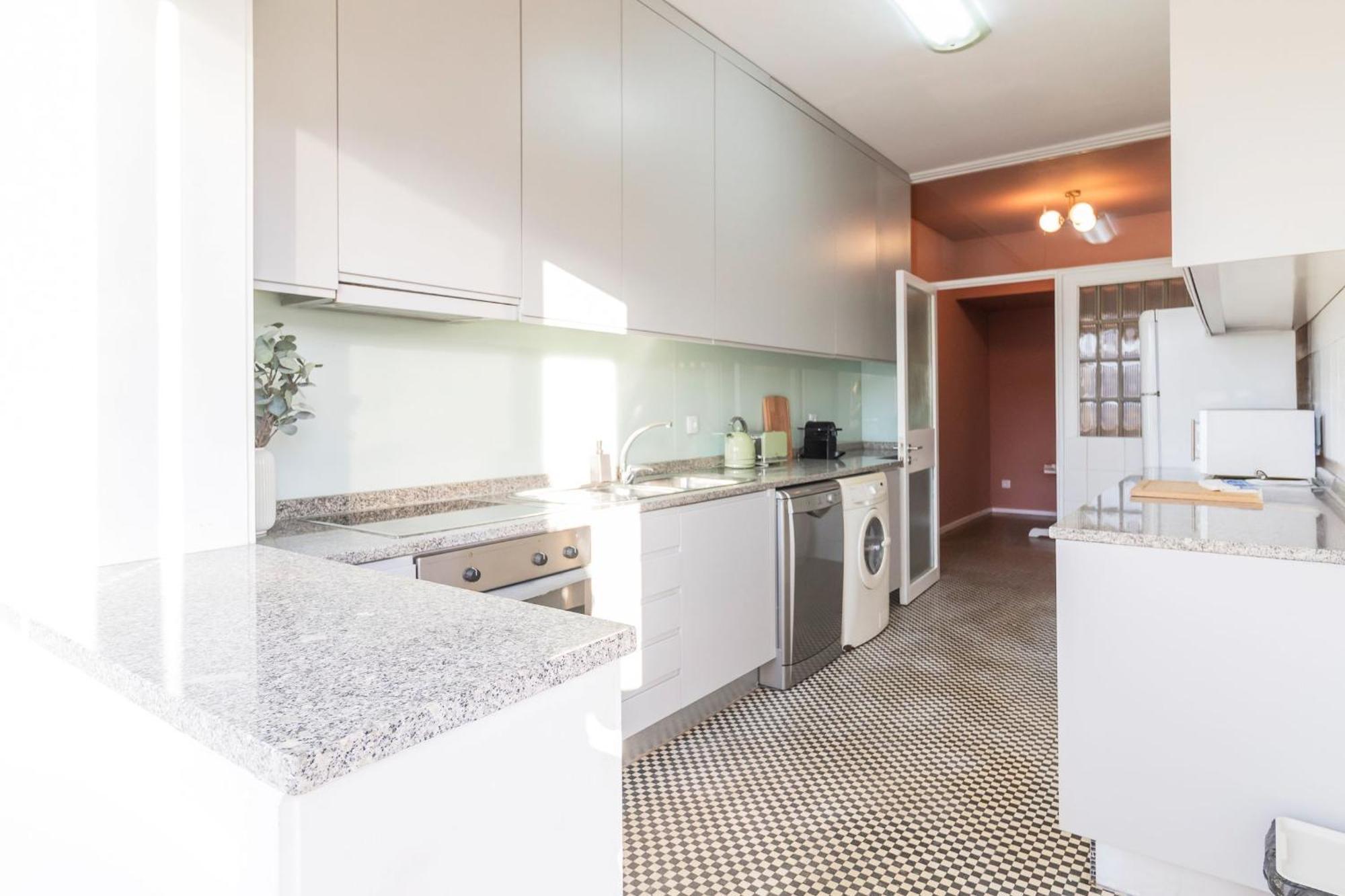 3br Joyous Wonder By Lovelystay * Porto