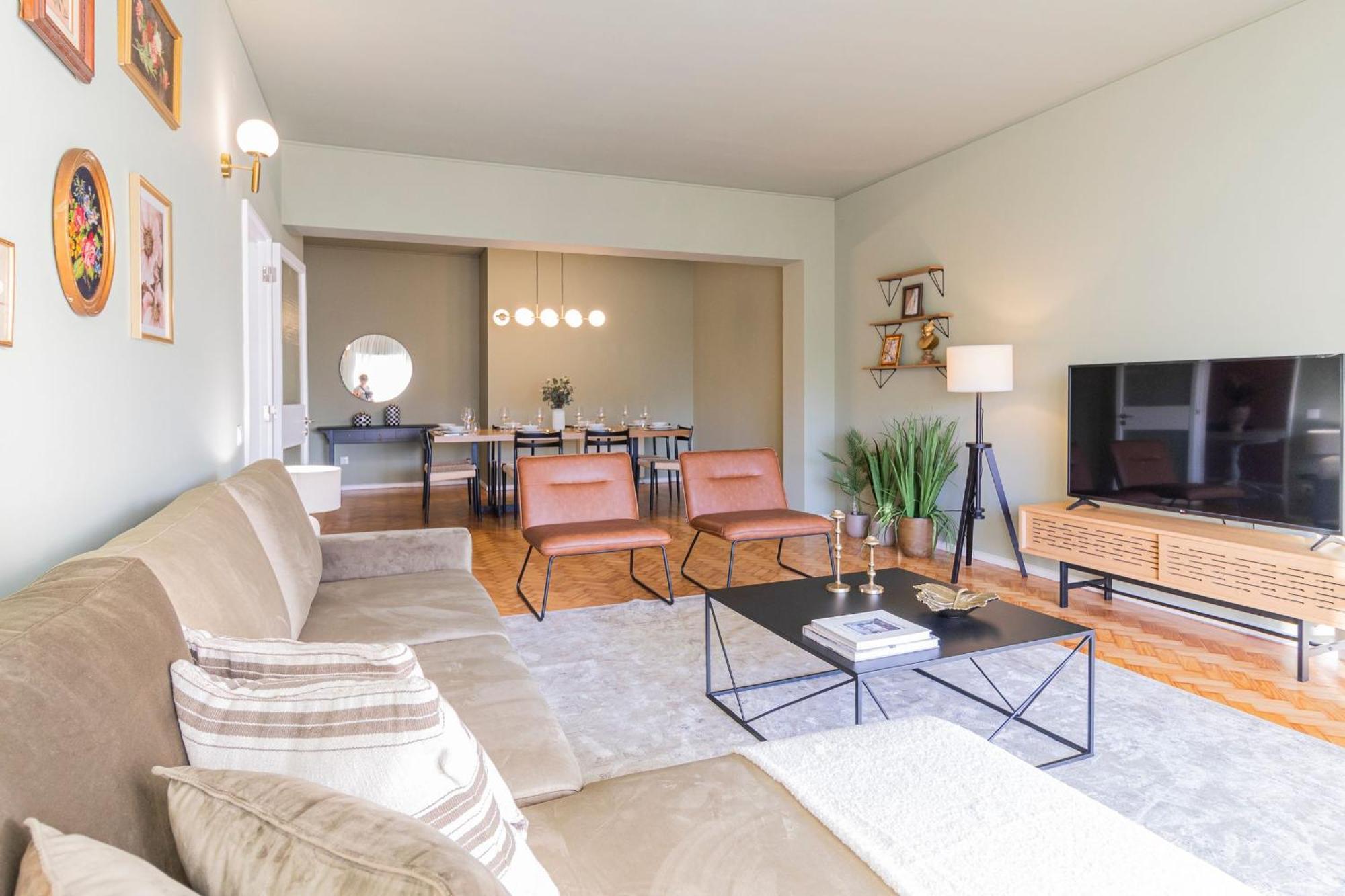 Apartment 3br Joyous Wonder By Lovelystay *