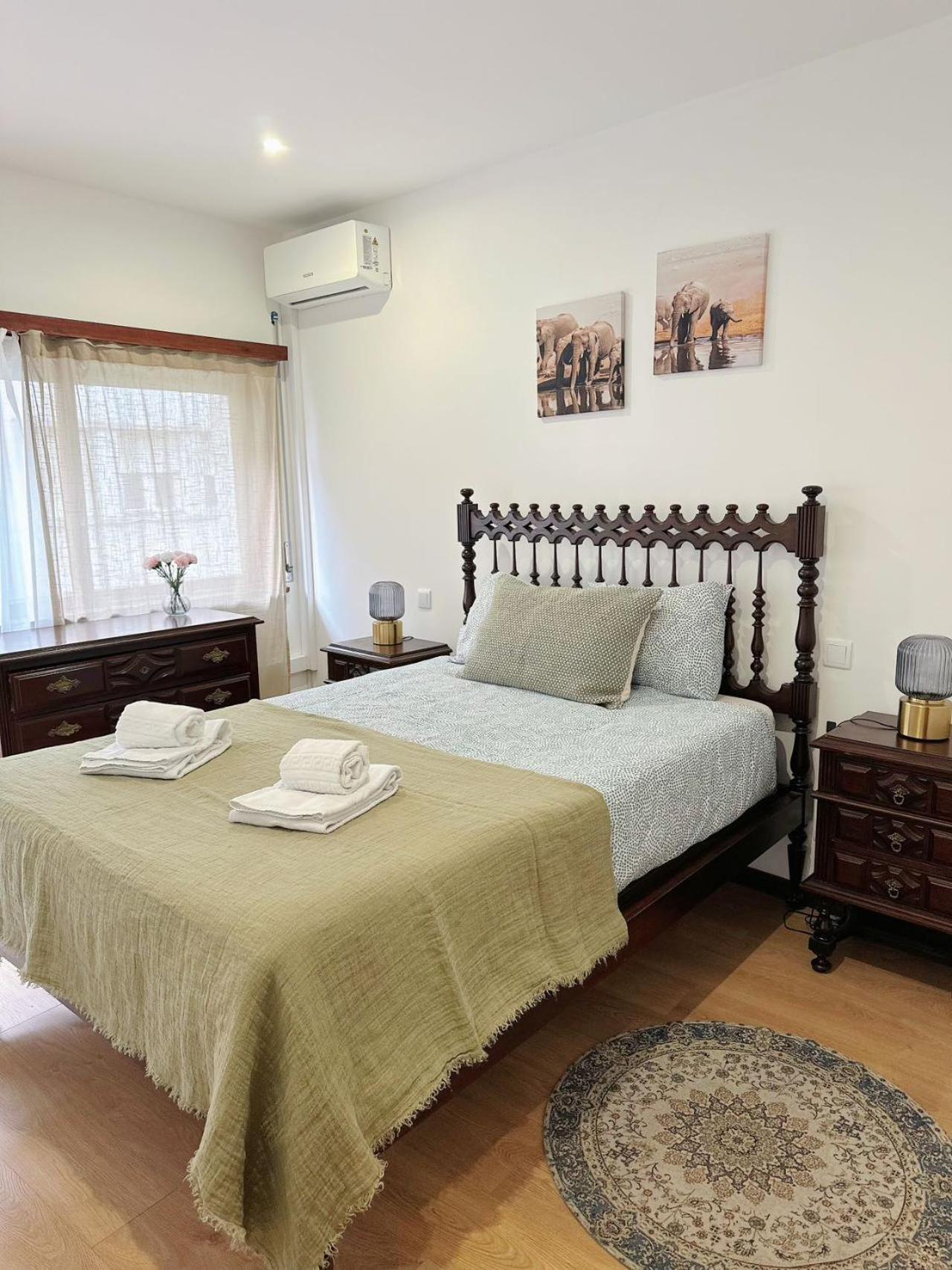 Apartment Downtown 2 Minutes By Walk To Center And Metro-direct To Airpot T4