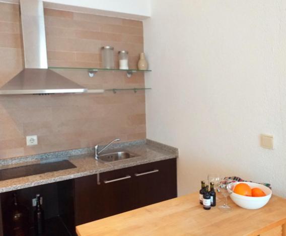 Quiet Studio City Center Apartment
