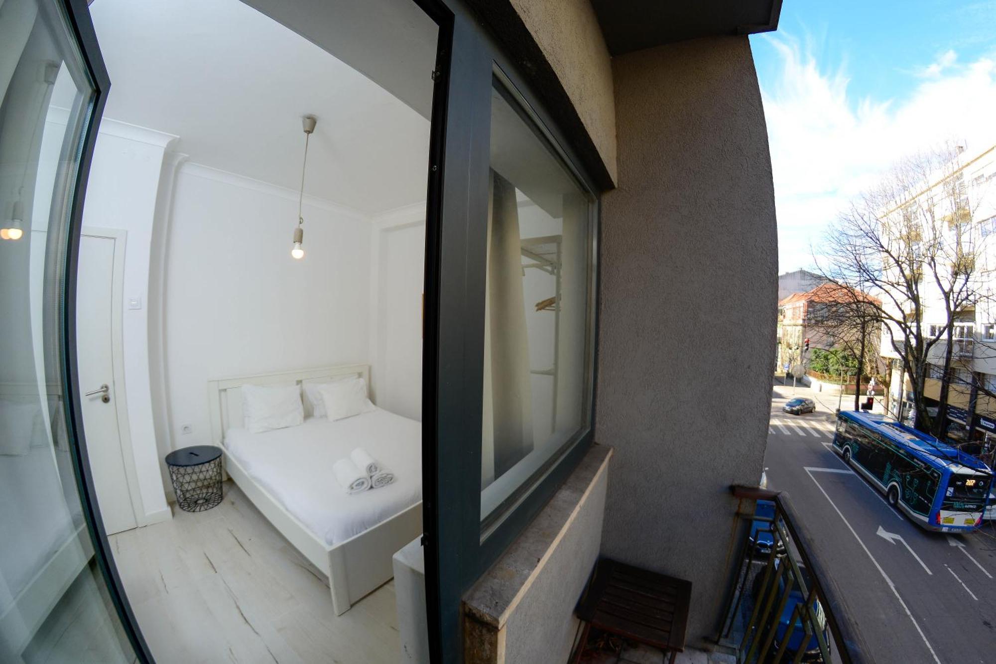 Travel And Live Apartment *