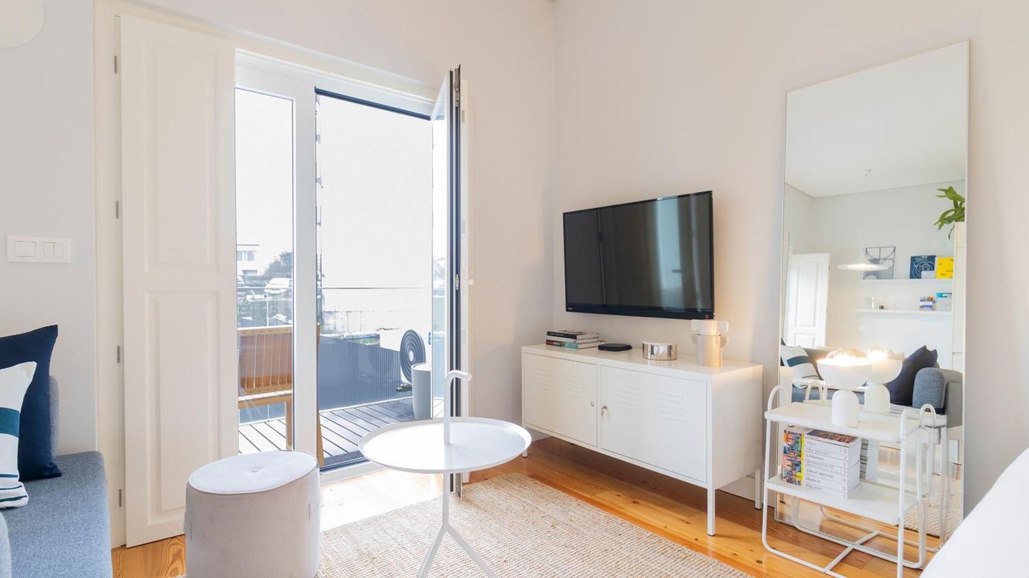 D858 - Comfort Near Downtown - Ac & Balcony *