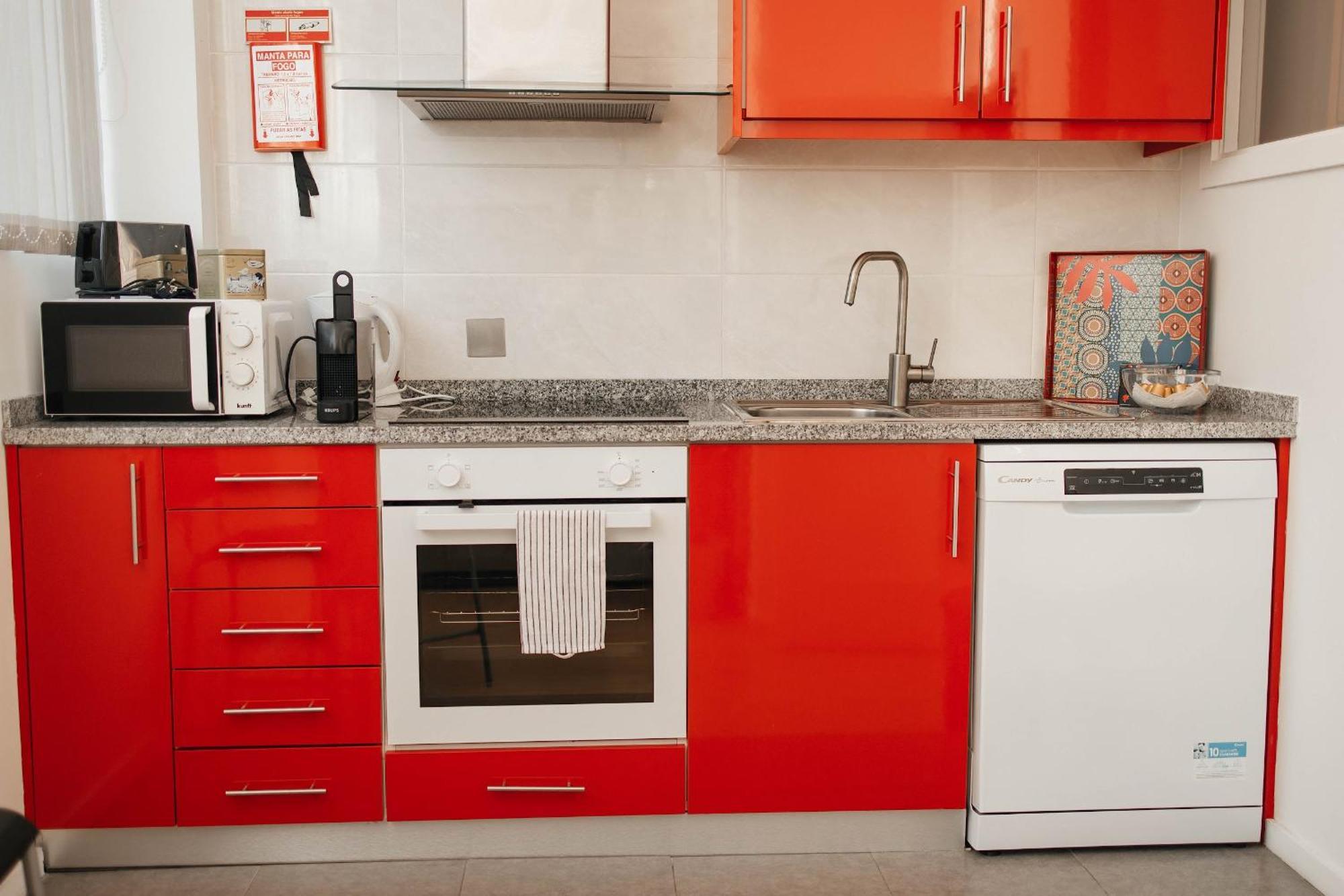 Apartamento T4 No *