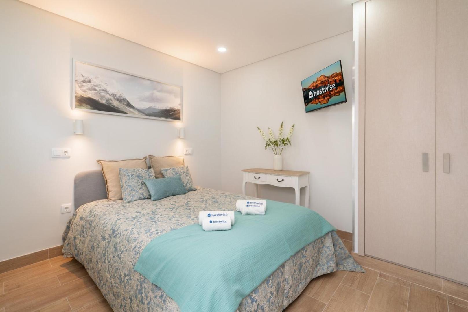 Hostwise - Charming Bright House W/ Garden