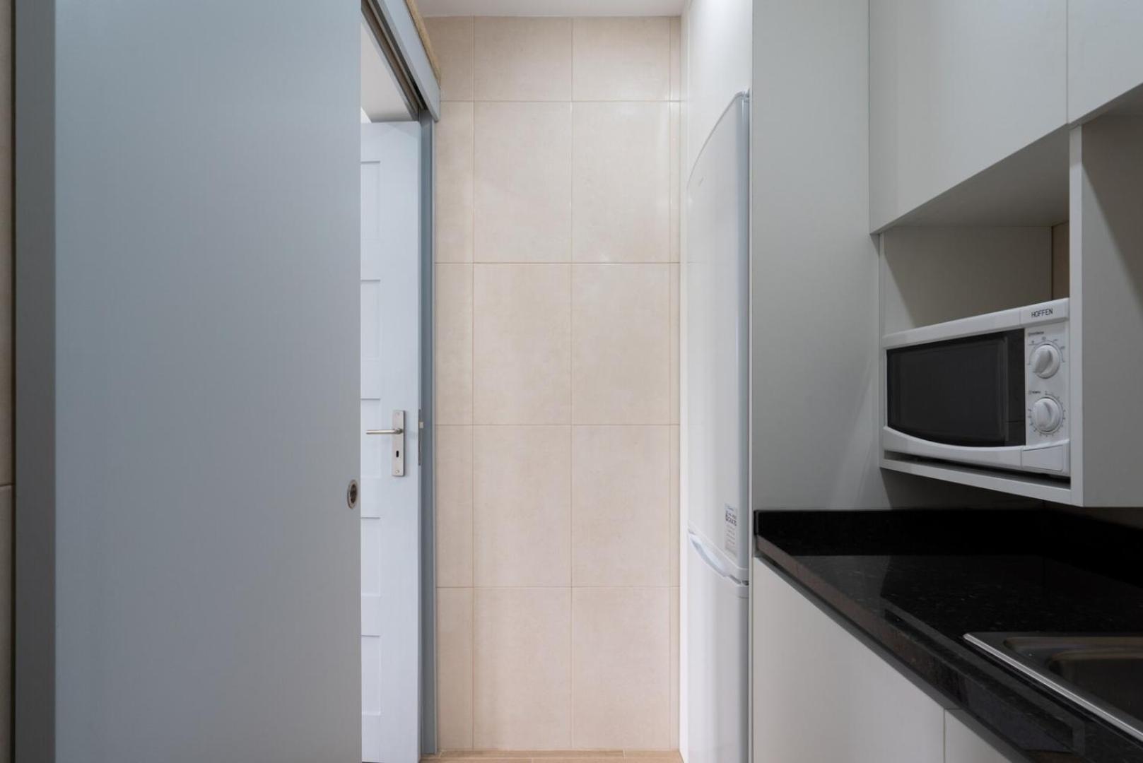 Vakantiehuis Hostwise - Charming Bright House W/ Garden