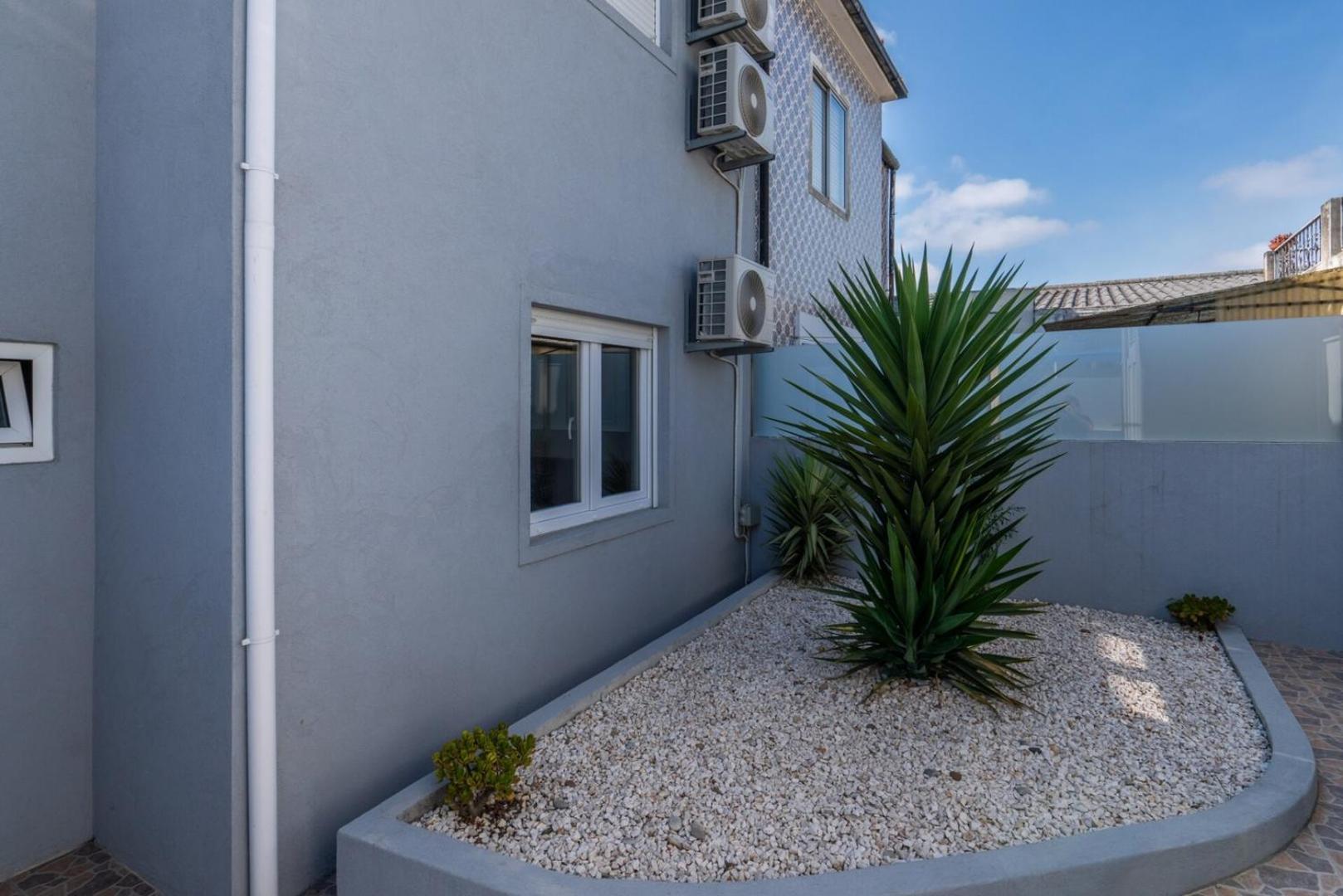 Hostwise - Charming Bright House W/ Garden Holiday home *