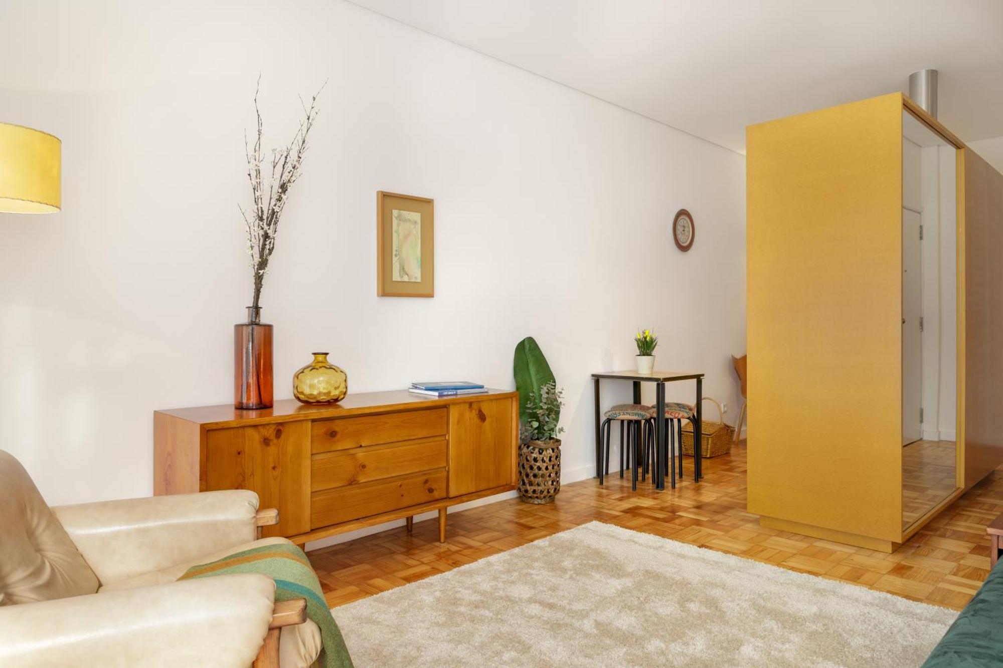 Viva Cozy Downtown Apartment *