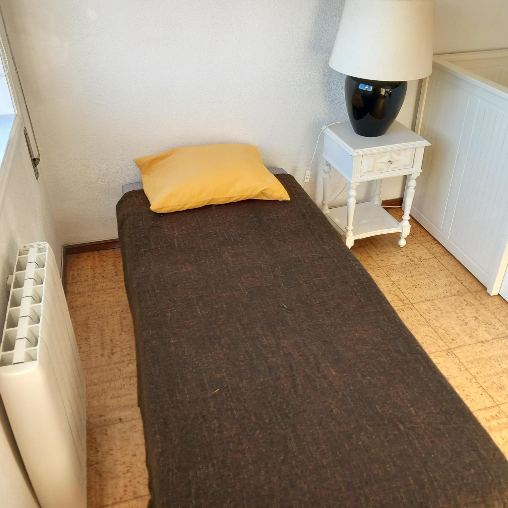 Quiet Studio City Center Apartment
