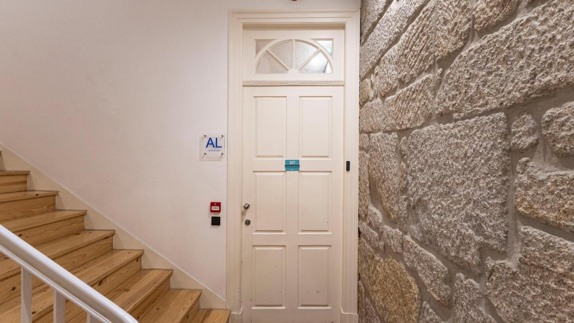 Lovelystay - Allderman - Almada 1º T Apartment