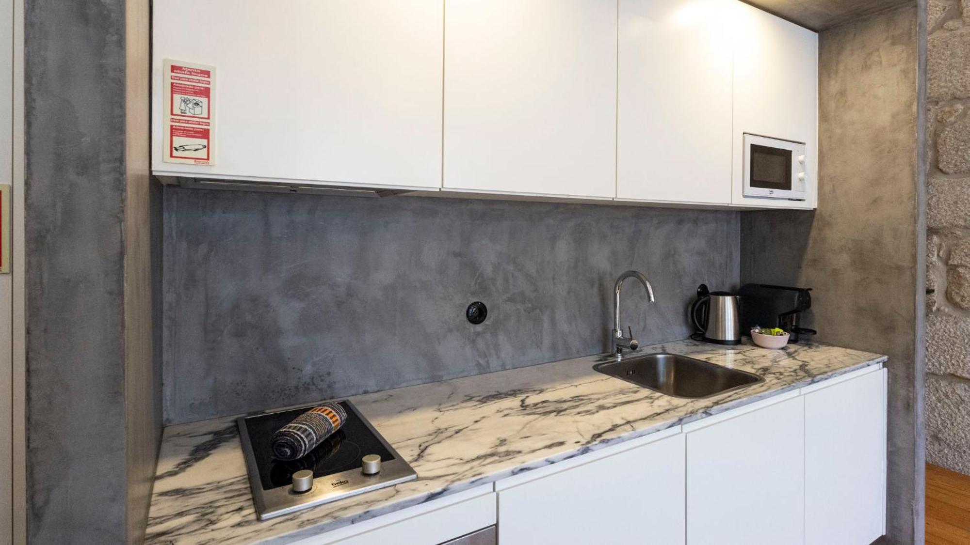 Lovelystay - Allderman - Almada 3º F Apartment *