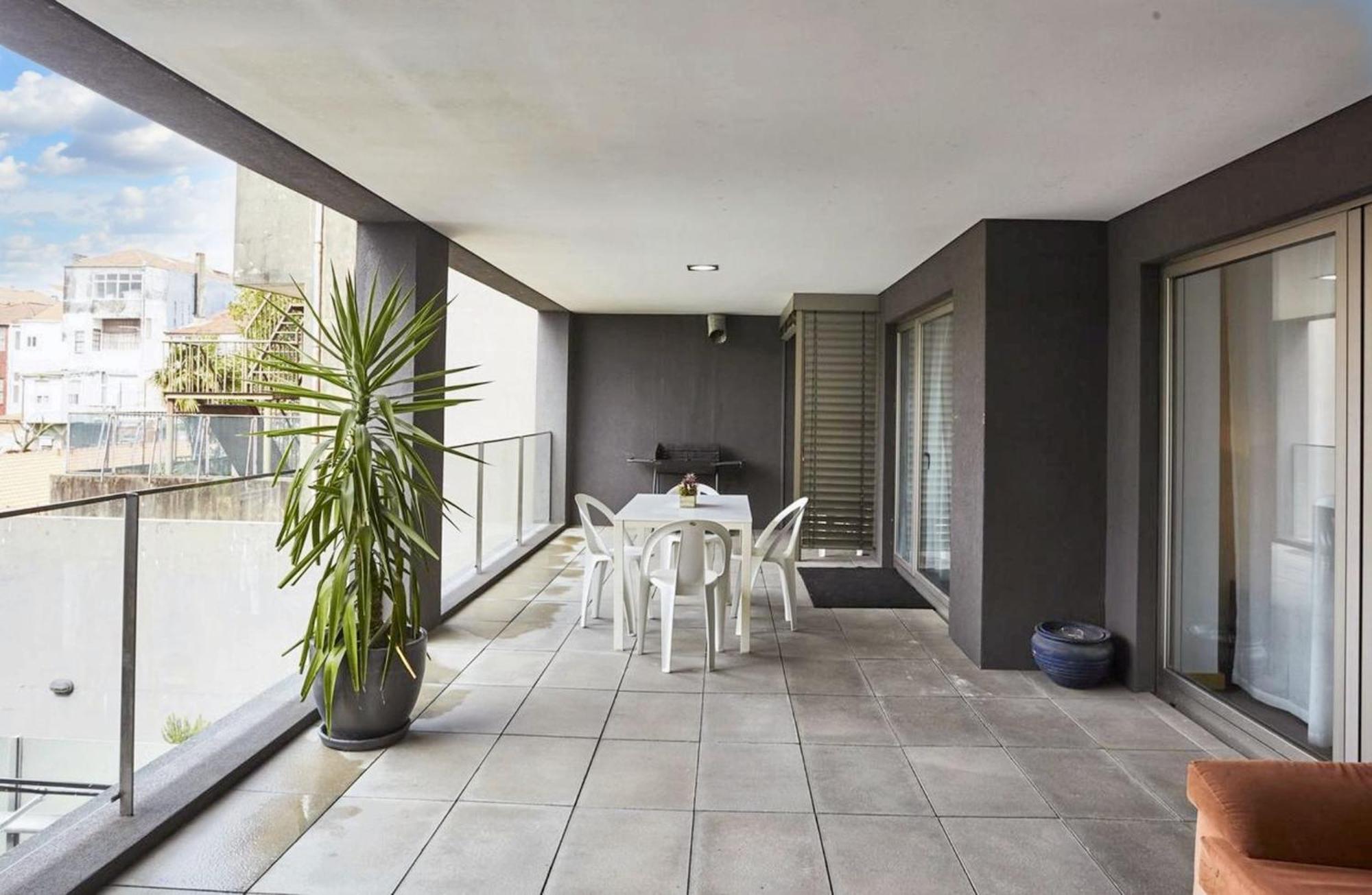 Apartment Modern 100m² + Balcony