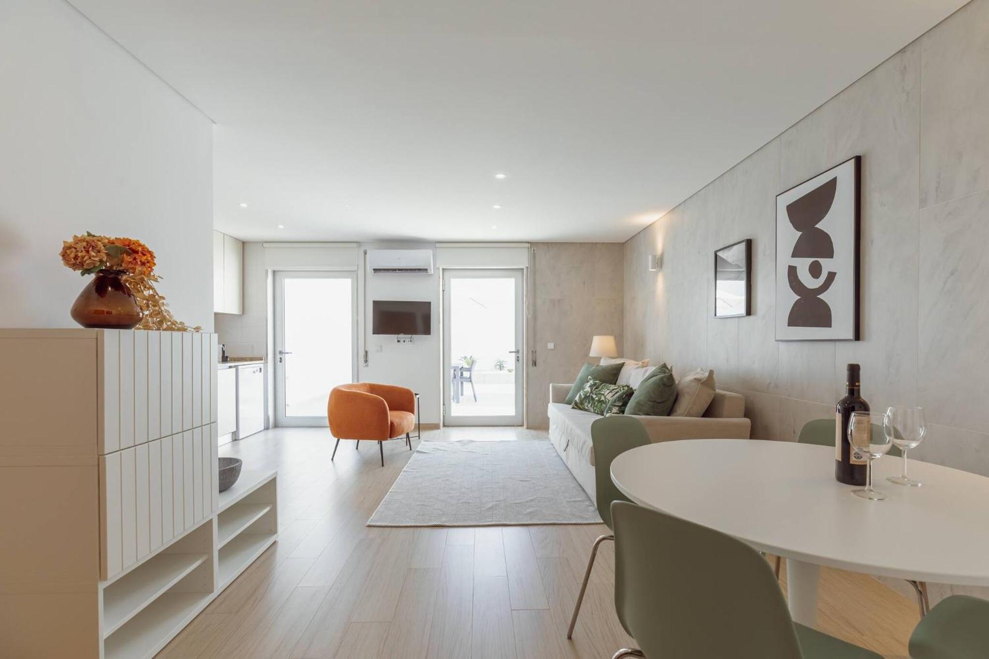Stylish With Terrace By Hosty * Porto