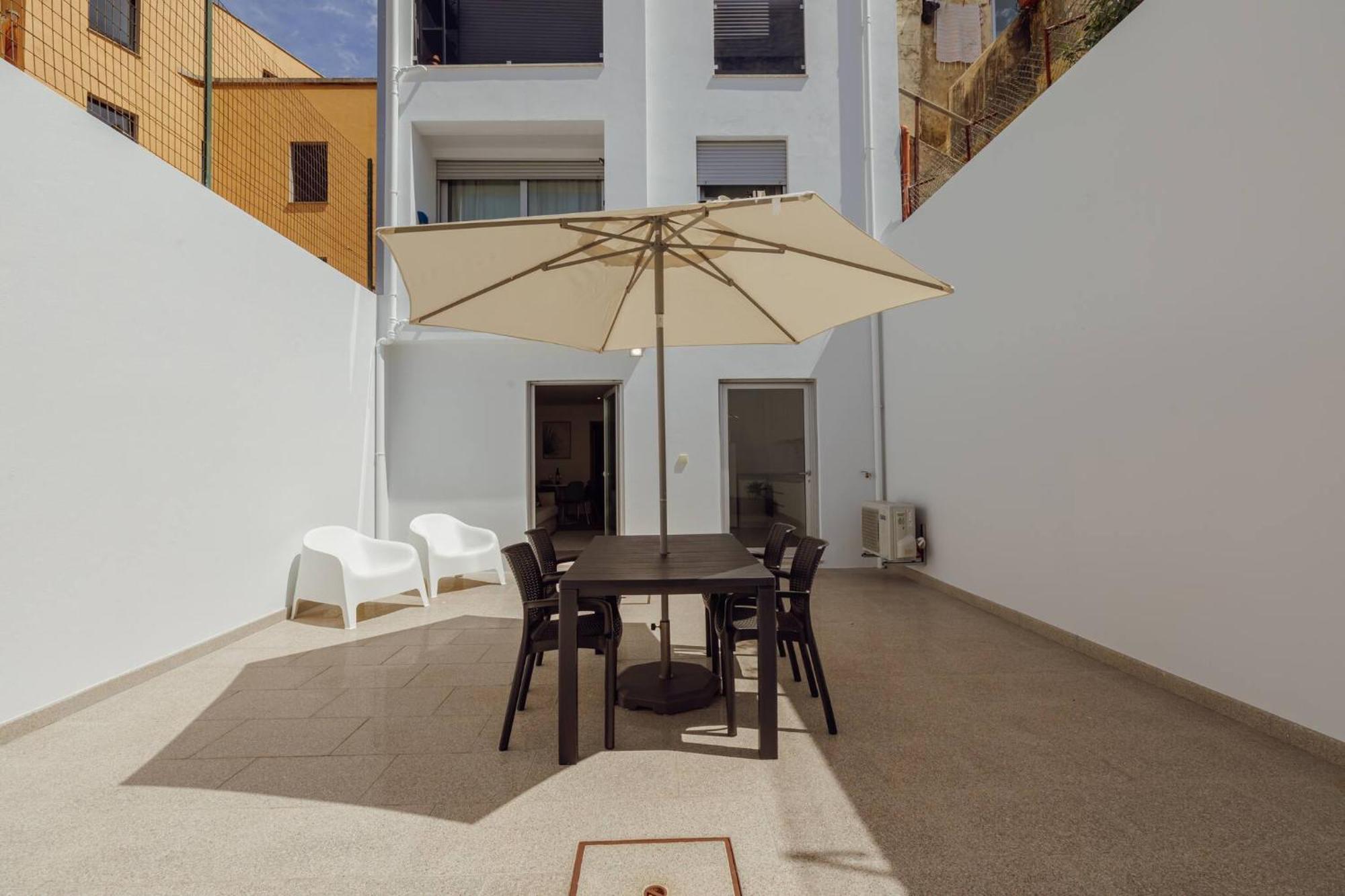 Stylish With Terrace By Hosty * Porto