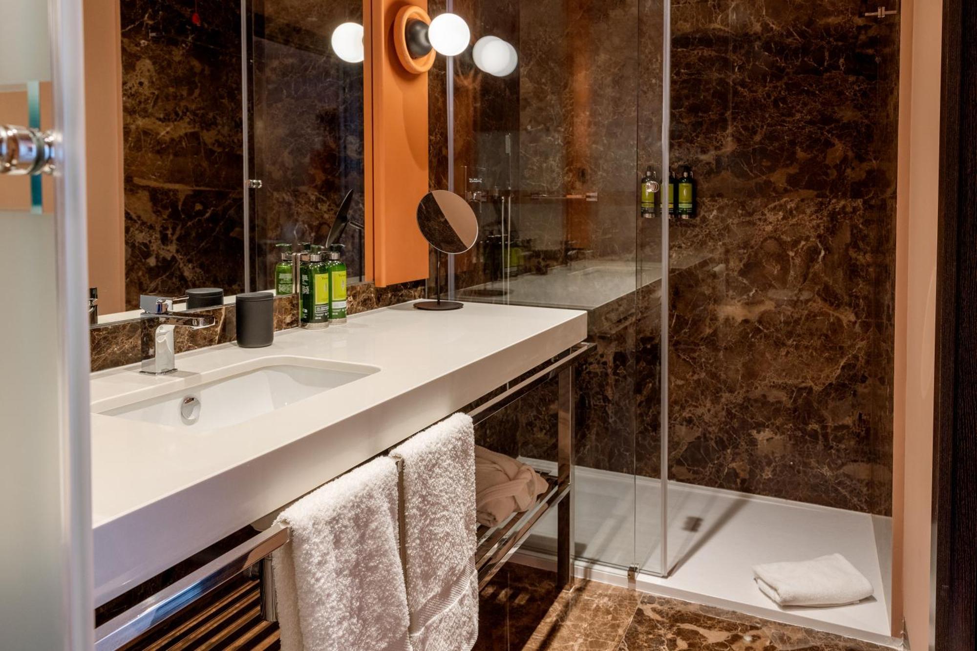 Hotel Cenica Hotel, Curio Collection By Hilton Porto