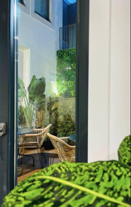 Apartment With Balcony In The Center Of *