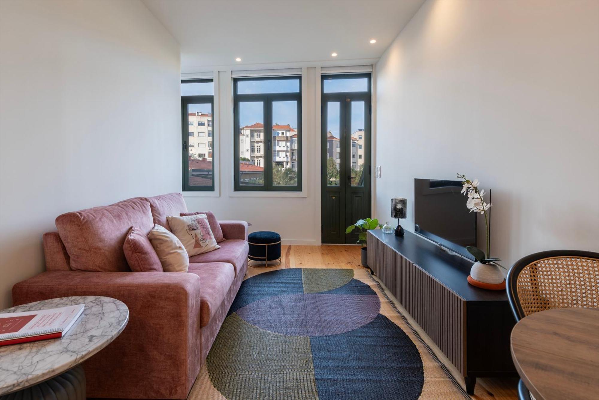 Chic Hideaway: Pool & Garden * Porto